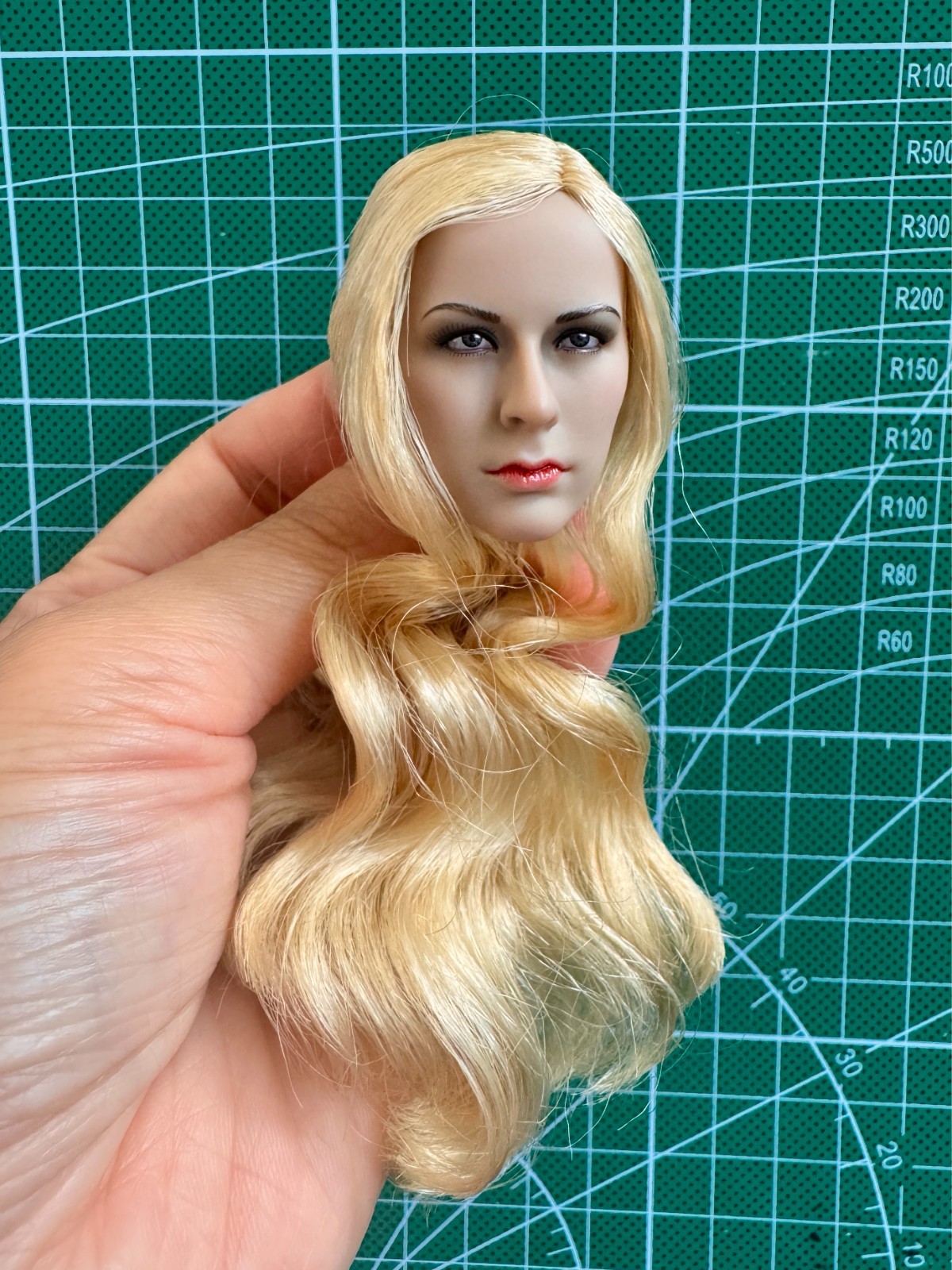 ORIGINAL PHICEN TBLeague 1/6 scale Female Head Sculpt Blonde Hair S06 Suntan