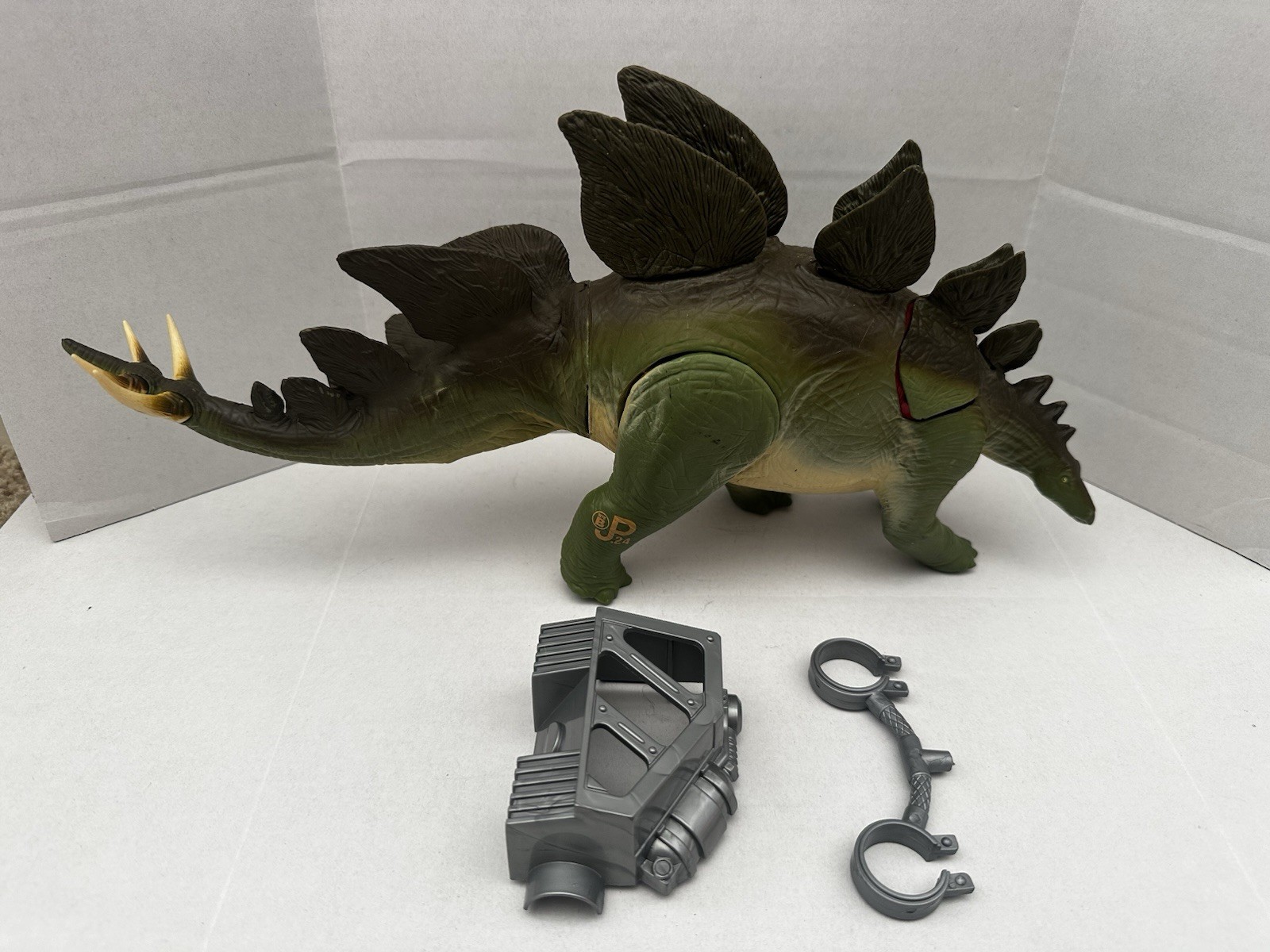 Vintage 90s Kenner Jurassic Park Stegosaurus JP 24 Battle Wound Dinosaur Figure