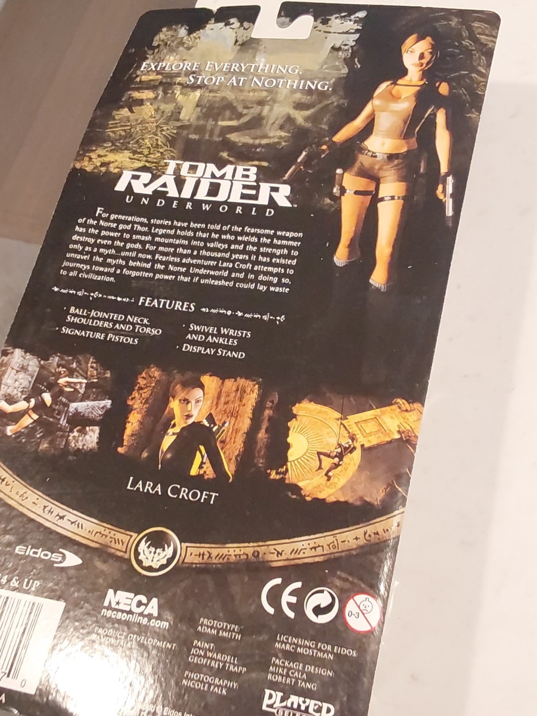 NECA – EIDOS – TOMB RAIDER LARA CROFT – 12 inches Tall – 1/6 SCALE – 2007