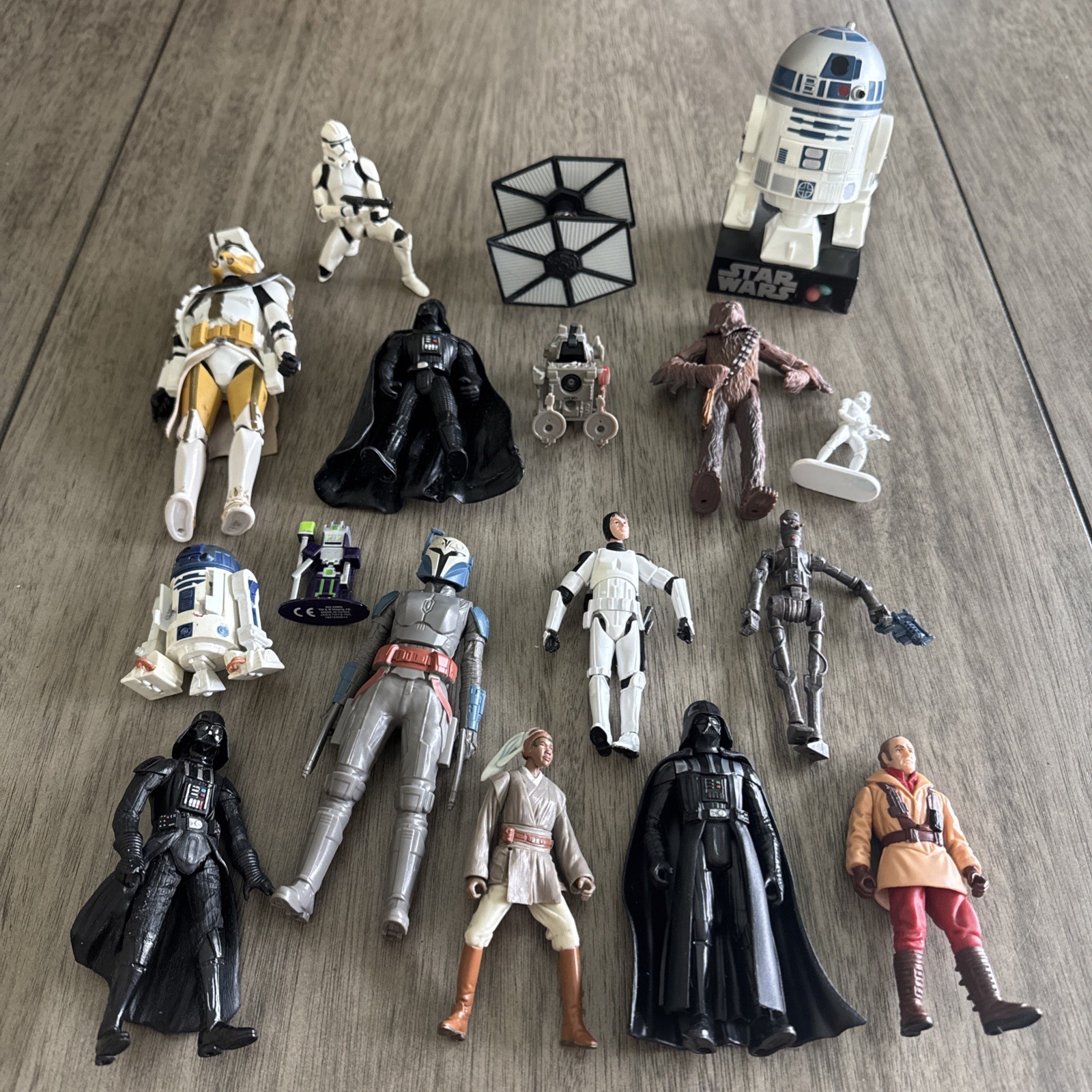 Star Wars Action Figures (LOT) Late 90&rsquo;s to early 2000&rsquo;s