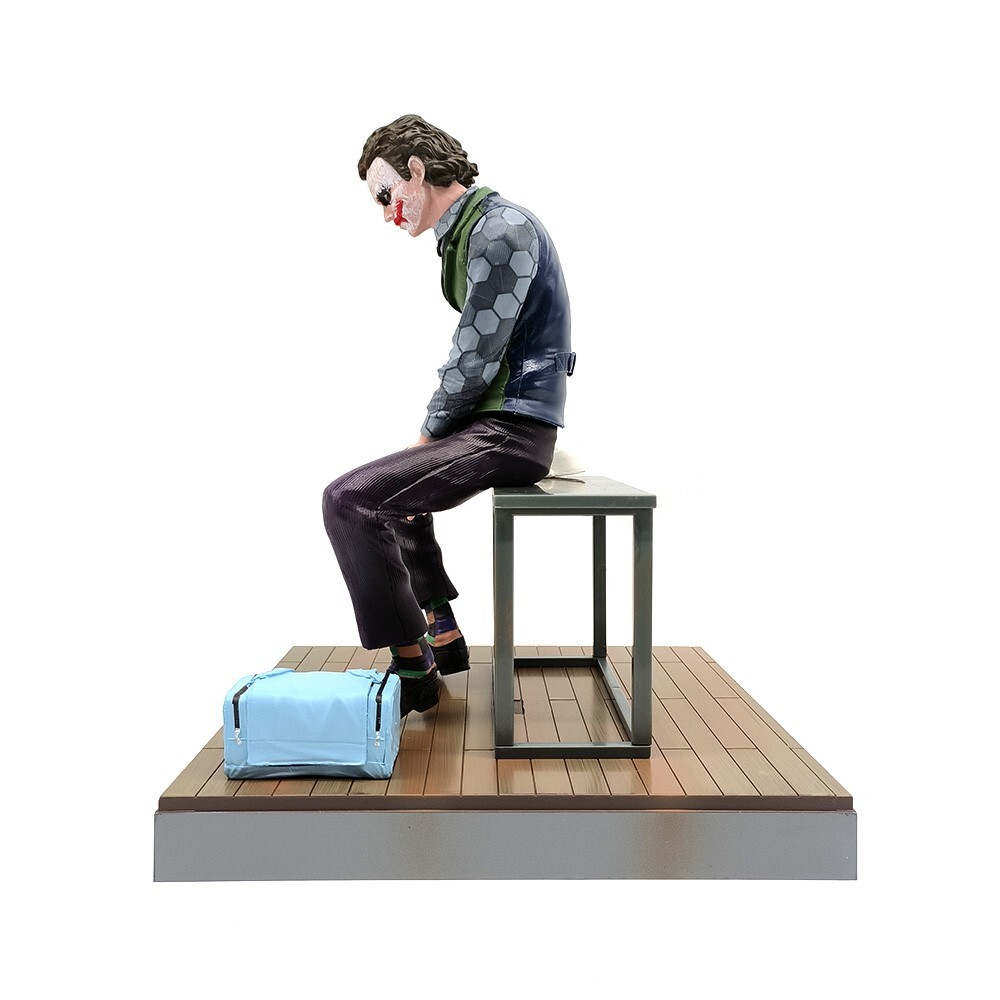 DC Comics Batman:Dark Knight Heath Ledger Joker Chair Action Figure Statue Boxed