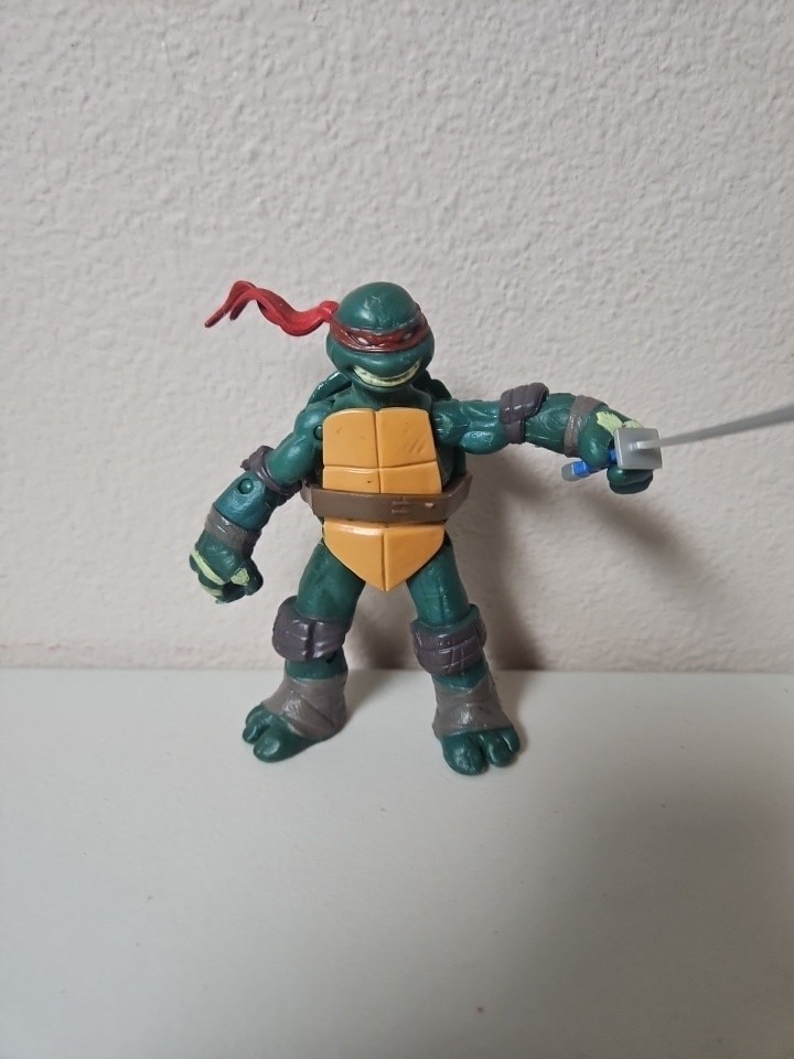 TMNT Teenage Mutant Ninja Turtles Raphael Action Figure 2012 Viacom Collectible