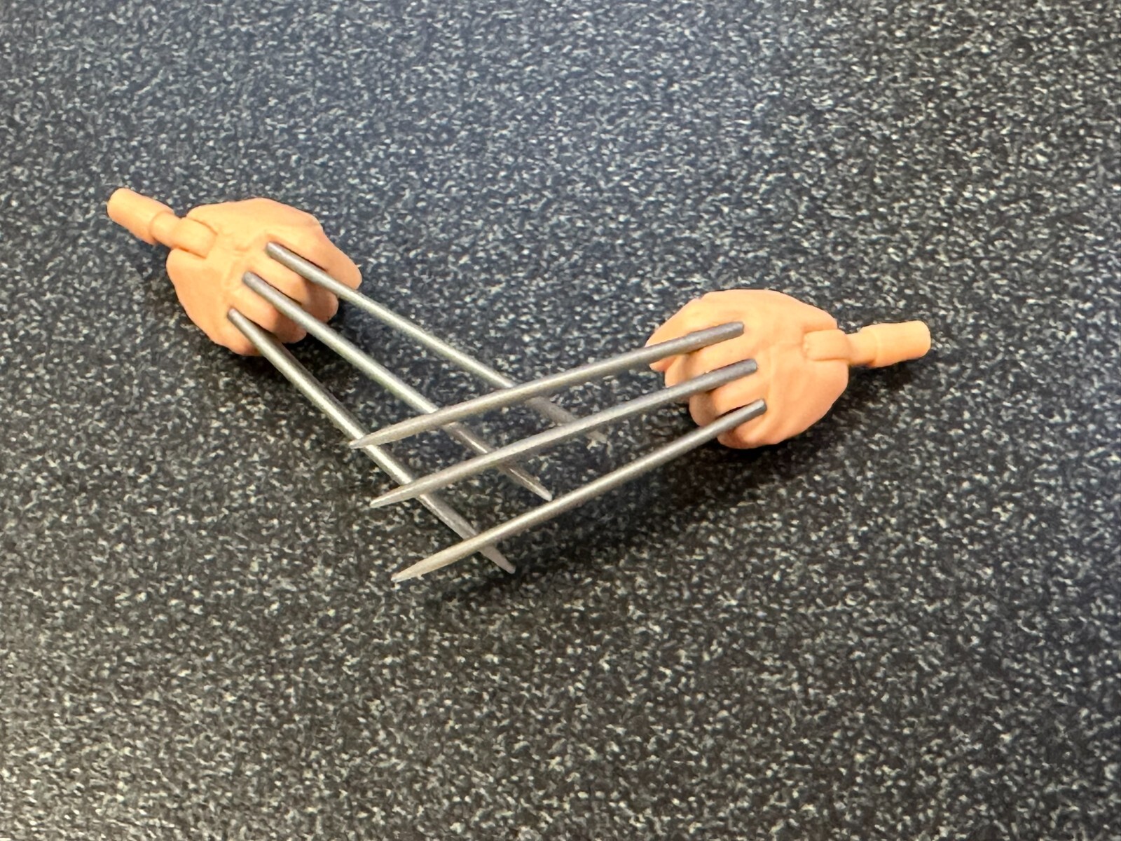 Hasbro Marvel Legends 6&Prime; Scale DEADPOOL 3 (WOLVERINE CLAW HANDS ONLY) MINT 1/12