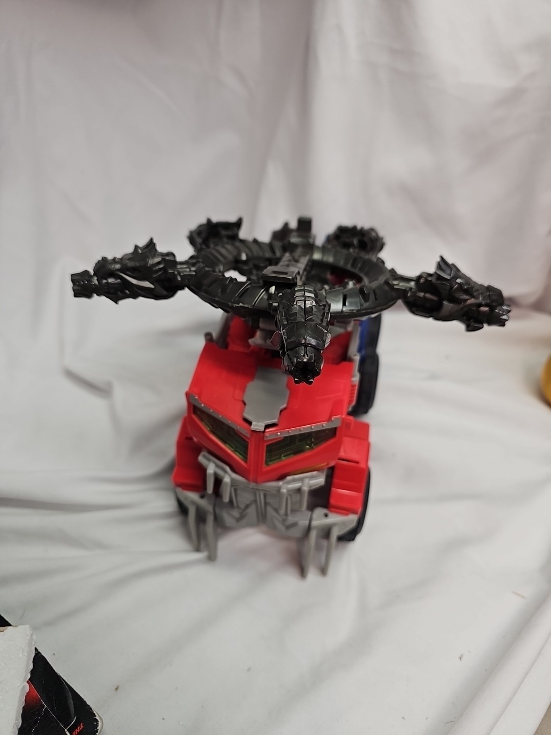 Transformers Optimus Prime Beast Hunters Leader Class Dragon Assault