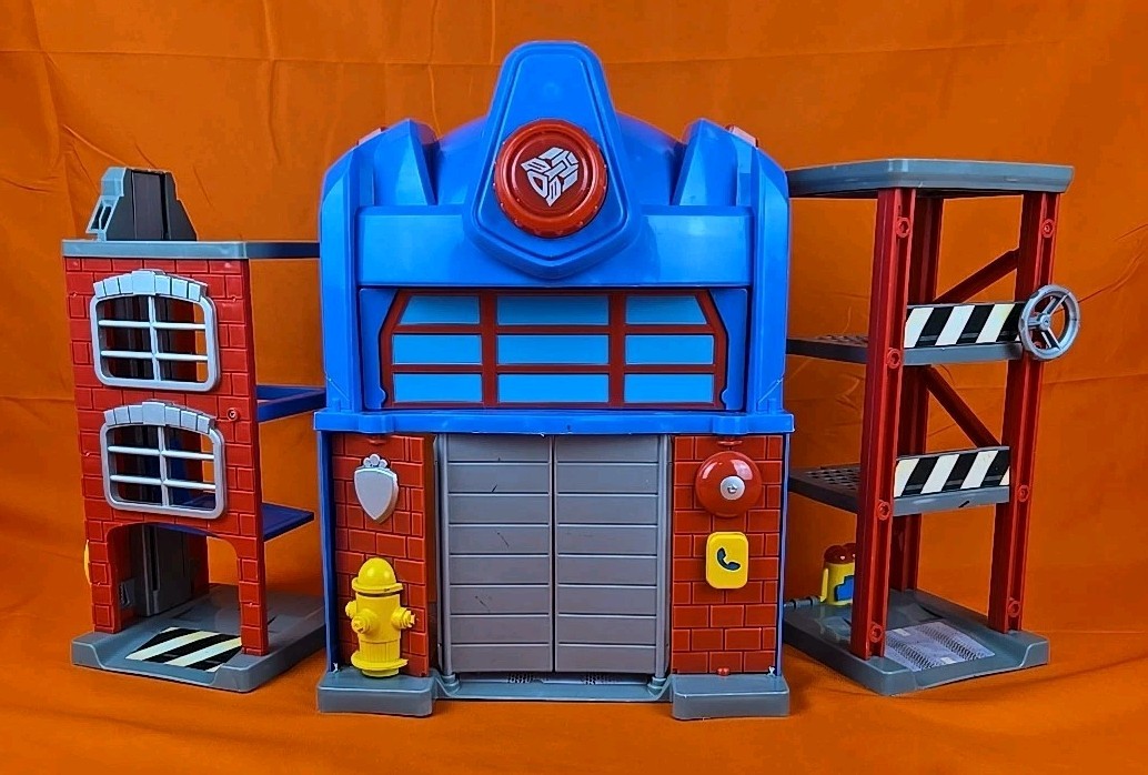2010 Transformers Rescue Bots Optimus Prime Fire Station w/Lights & Sounds Works