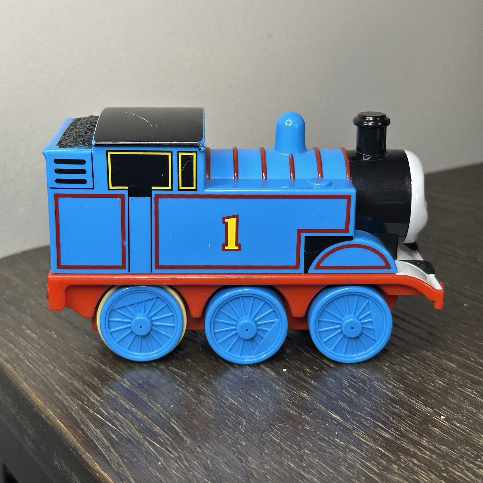 Thomas the Tank Engine Motorized Train Toy 2005 TOMY No 1 Blue UNTESTED