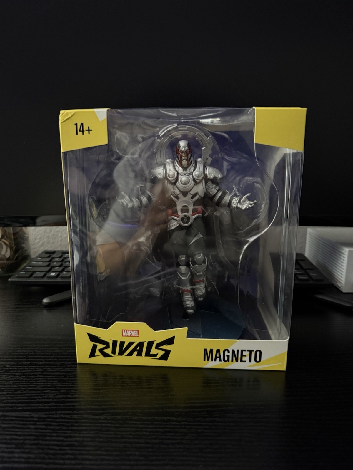 2026 McFarlane Toys – Marvel Rivals – Magneto 1:10 Scale Figure