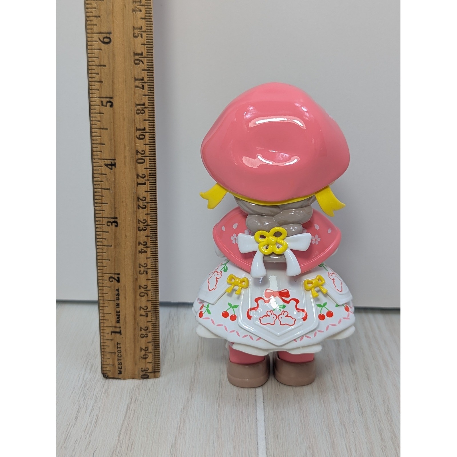 Ziyuli Into Looking for Spring Series Sakura Figure Pink Yellow Book Anime Girl
