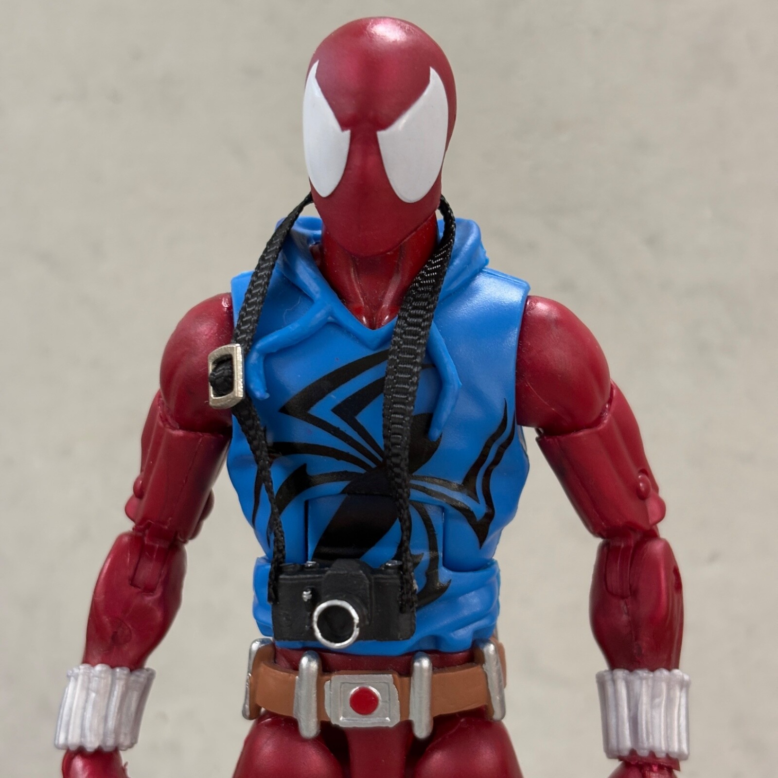 SU-CAMERA: 1/12 scale Camera with strap for 6&Prime; ~ 7&Prime; action figures