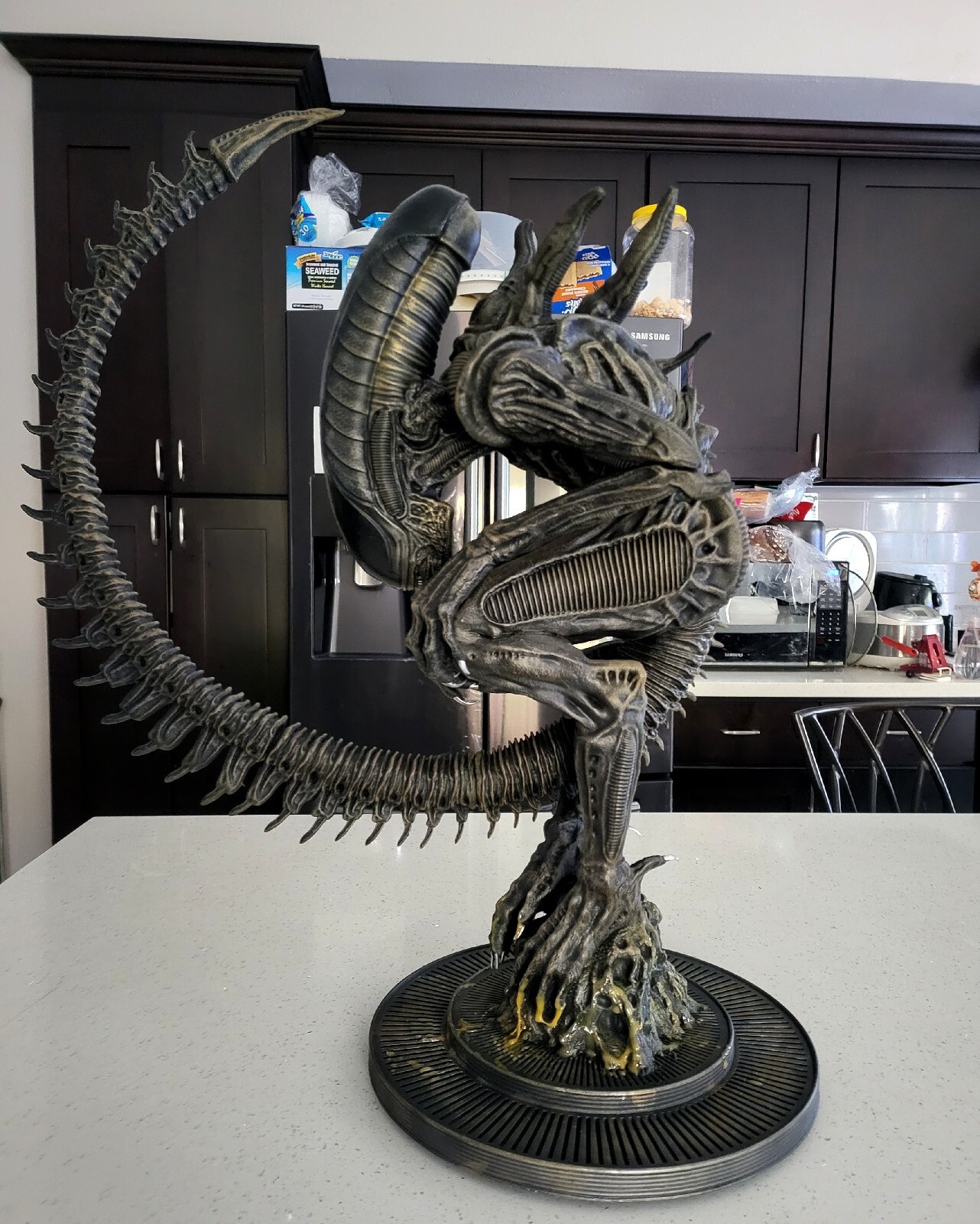 ALIEN WARRIOR MAQUETTE CUSTOM STATUE 24 INCHES TALL PREDATOR + SIDESHOW BOOK