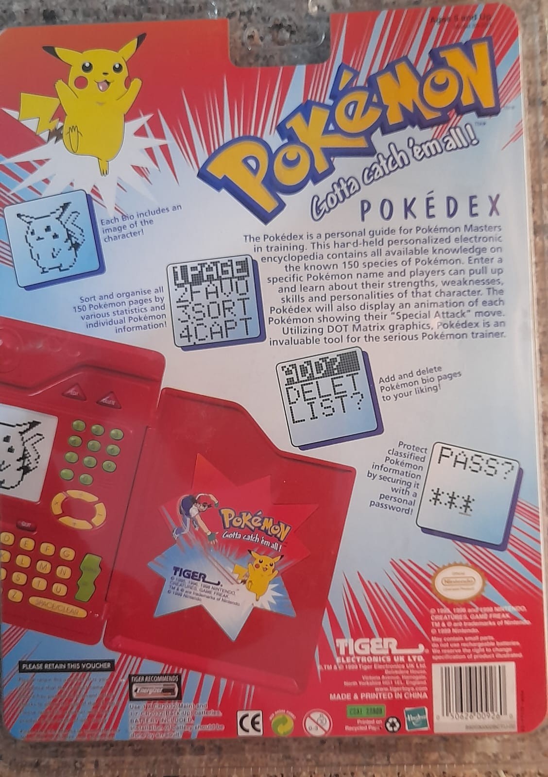 Tiger Electronics Pokémon Pokédex Red Handheld Electronic Game Toy 1999 Vintage