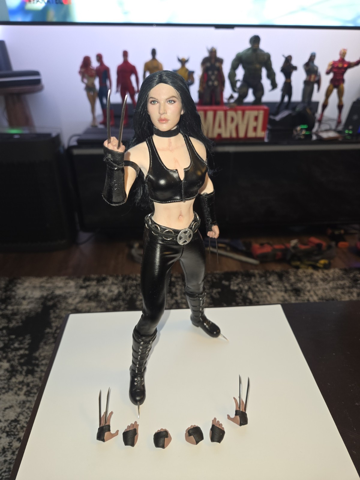 Custom 1/6 Scale X-23 Laura Figure with Hot Toys parts and TBLeague S22A body