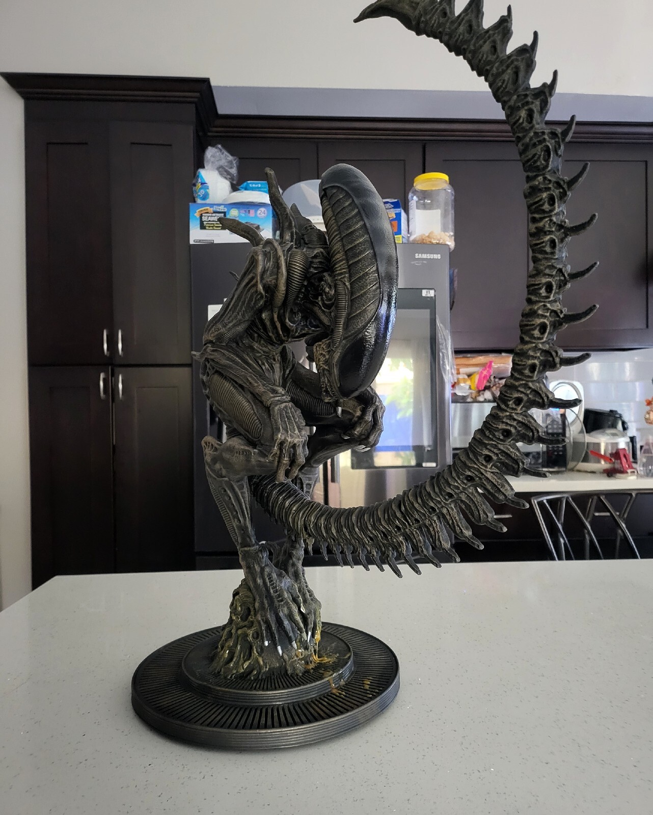 ALIEN WARRIOR MAQUETTE CUSTOM STATUE 24 INCHES TALL PREDATOR + SIDESHOW BOOK