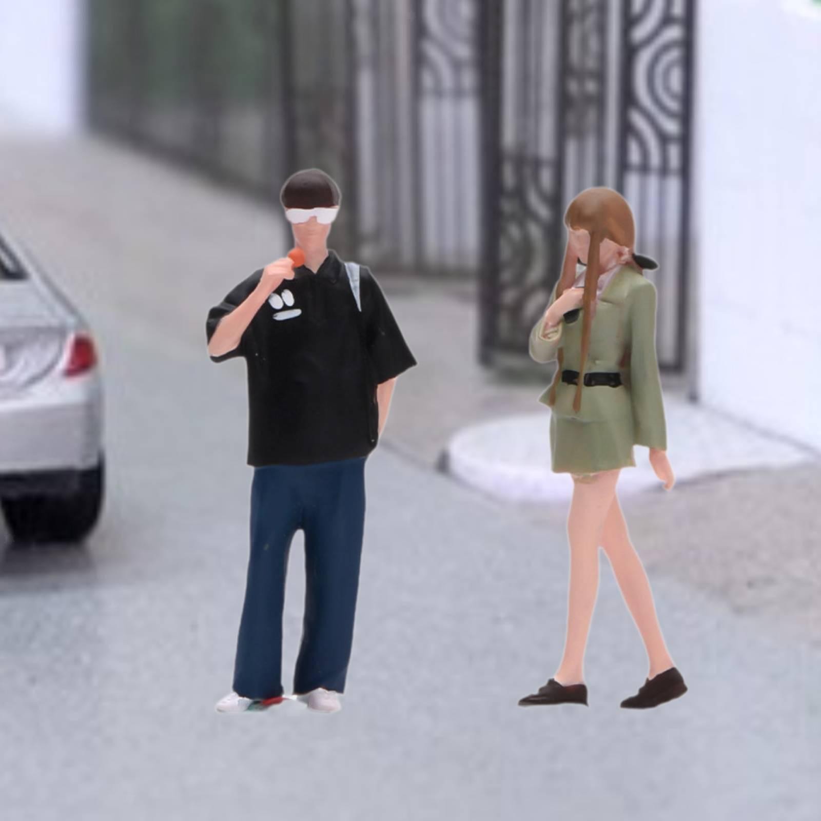 1/64 Scale Female and Male Model Tiny People Model for Micro Landscape