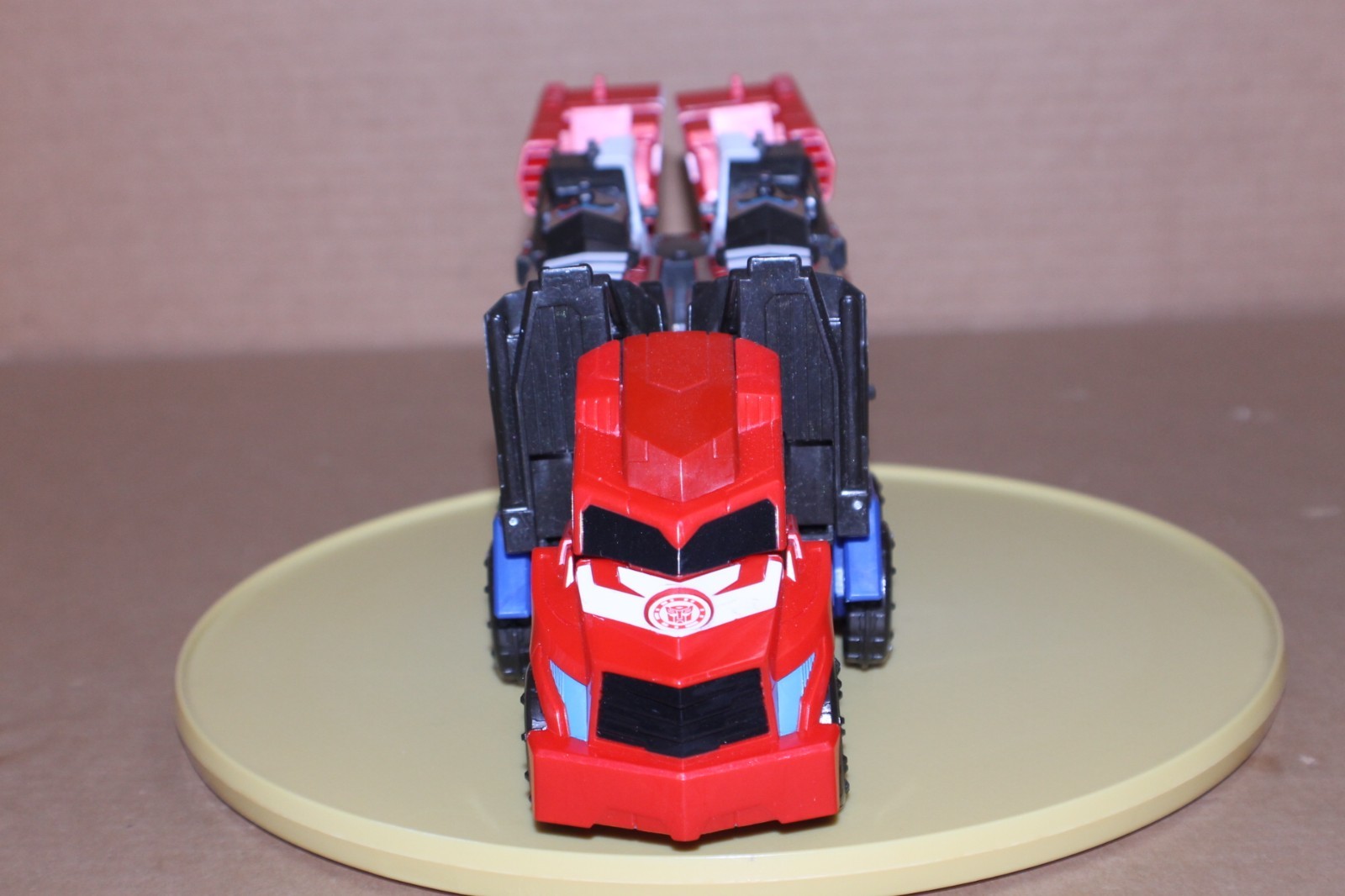 USED Transformers Robots in Disguise Mega Optimus Prime Large Action Figure 2015