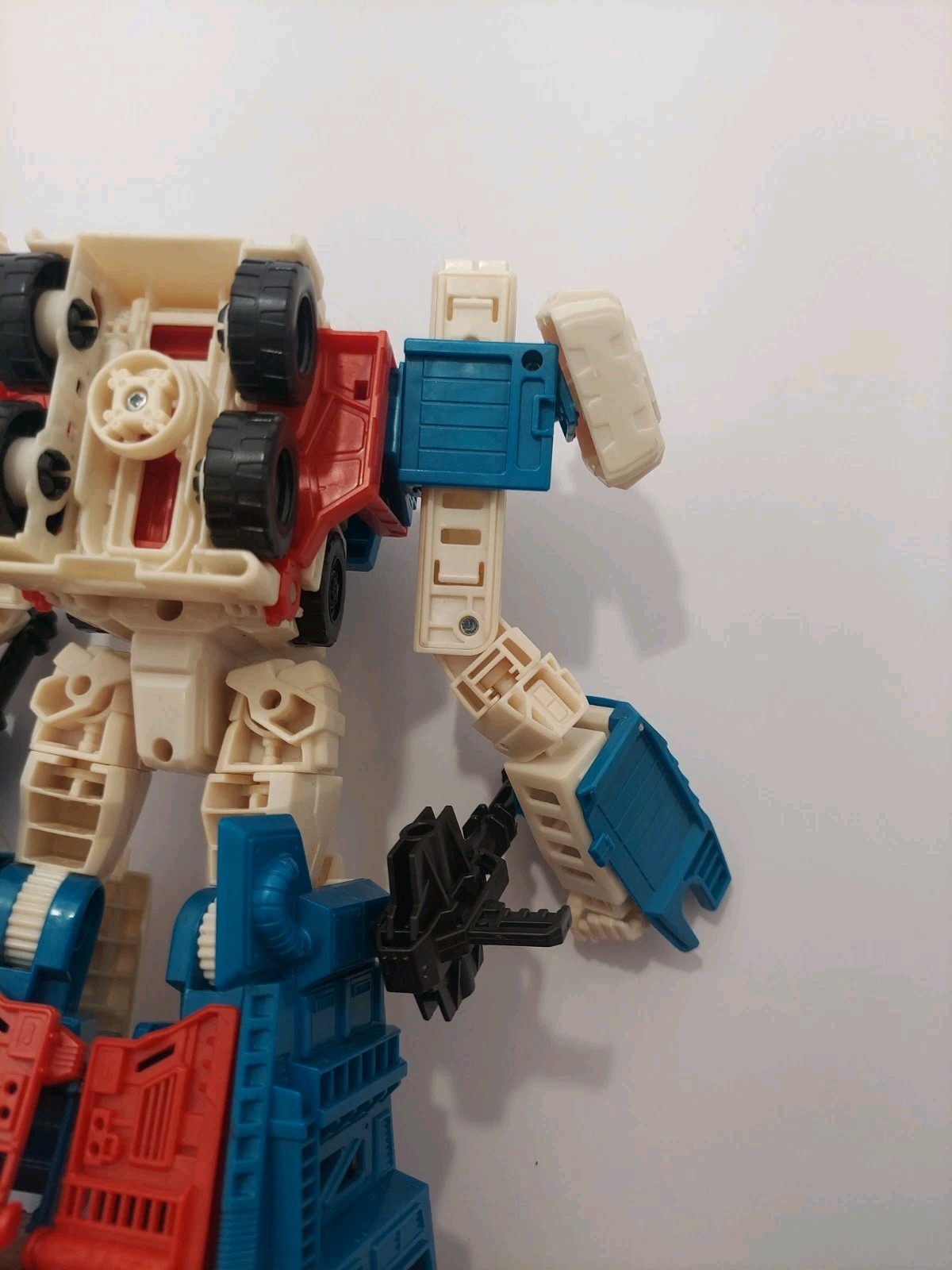 Hasbro Transformers Generations Combiner Wars ULTRA MAGNUS Figure – Incomplete
