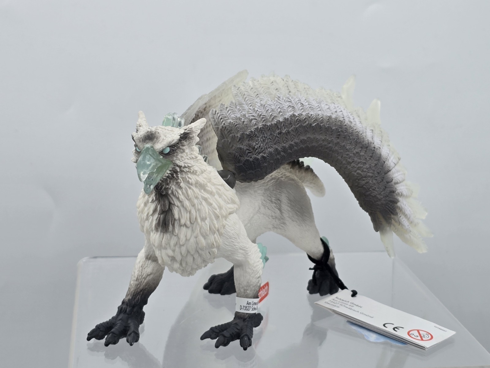Schleich Eldrador Ice Griffin Toy Figure W/Movable Wings – 13 x 7.5 Inches
