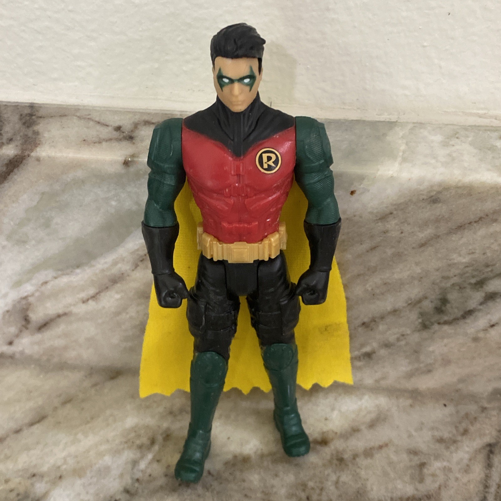 DC Multiverse Red Robin 6&Prime; Action Figure with Yellow Cape 2019