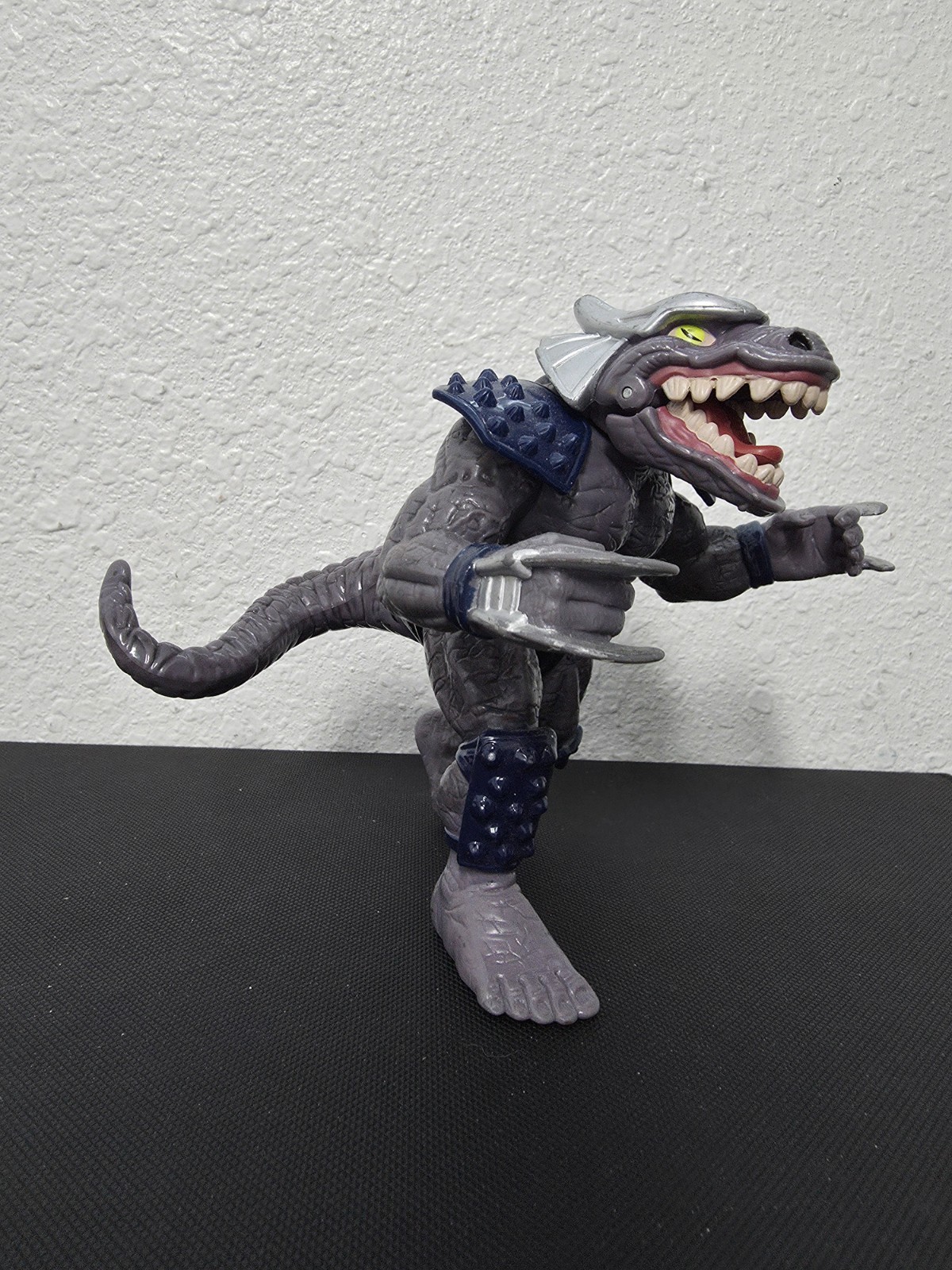 Vintage 1997 Playmates TMNT Tyranno Shredder Action Figure Ninja Turtles Working