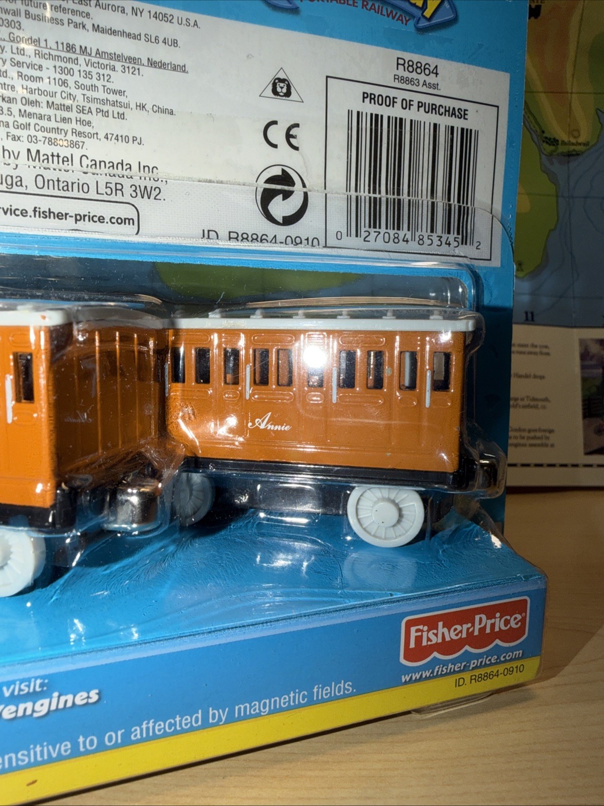 ANNIE CLARABEL ! THOMAS FRIENDS TRAIN TAKE Along n play Diecast Opened Box 2009