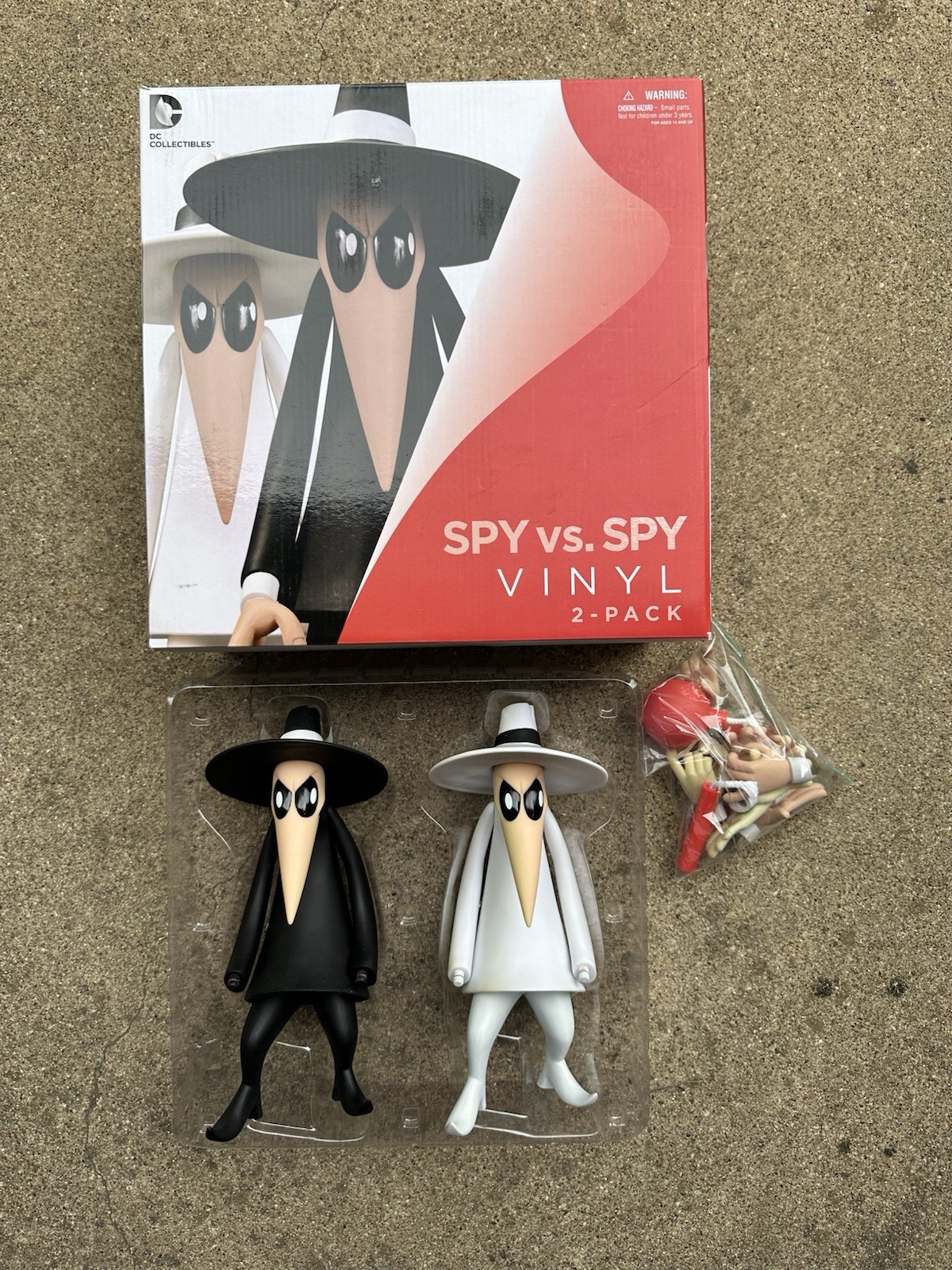 Spy vs. Spy Vinyl Figures with Accessories Mad Magazine DC Collectibles 2012