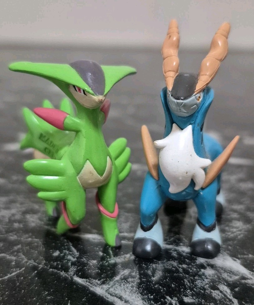 Tomy Pokemon Cobalion & Virizion 2&Prime; PVC Collectible Nintendo Toy Display Figures