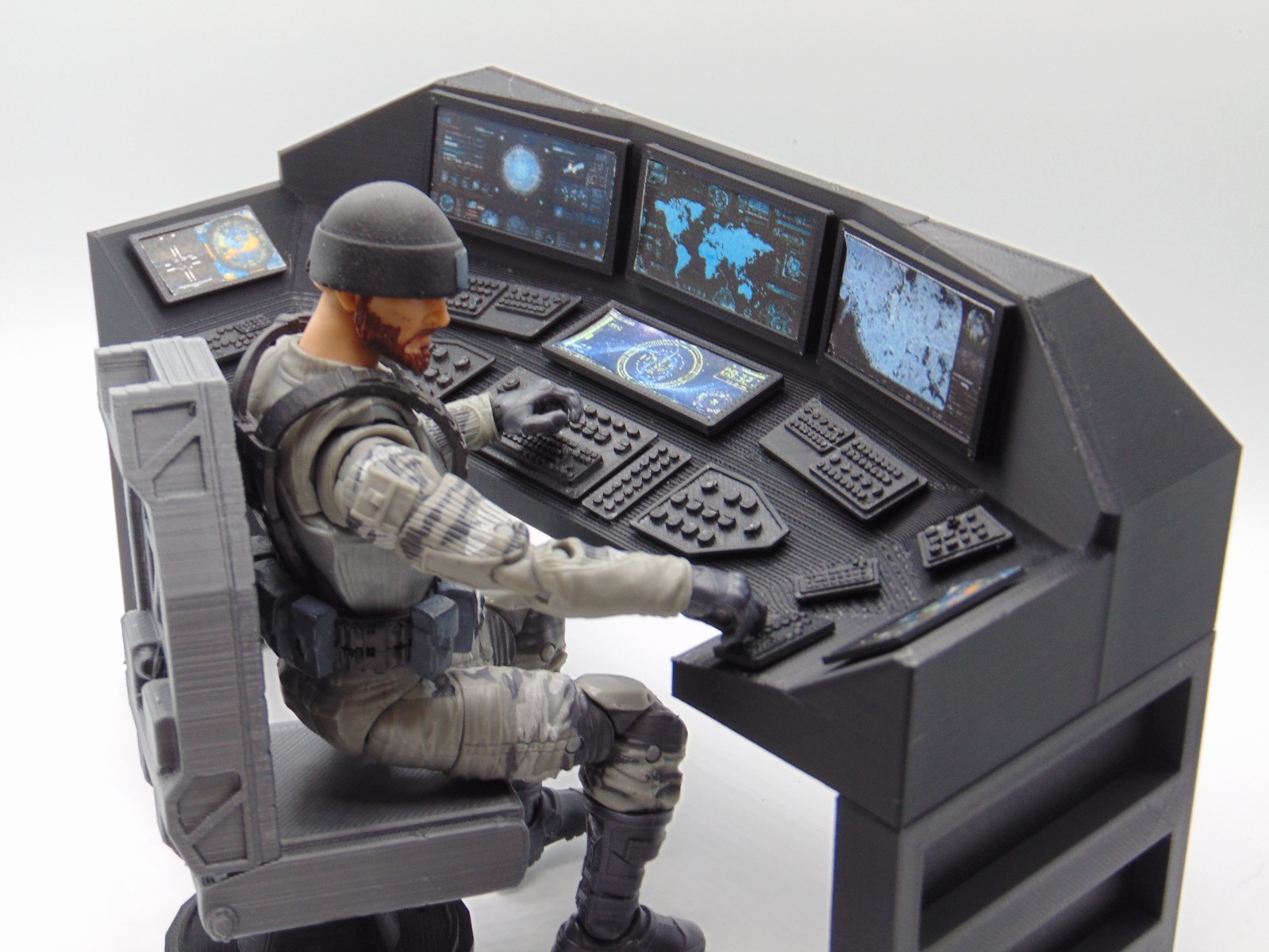 Custom 1:18 Computer Operator Control Station Set for eBay Buyer ID darthviard
