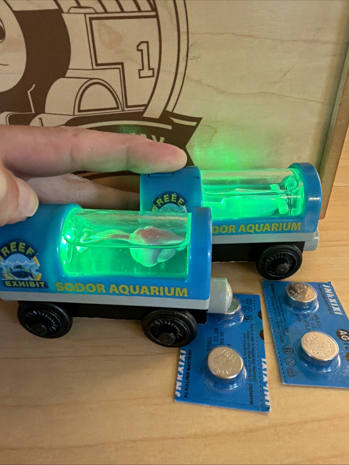 LIGHT UP AQUARIUM CARS THOMAS FRIENDS TRAIN WOODEN RAILWAY OCEAN SHARK SQUID