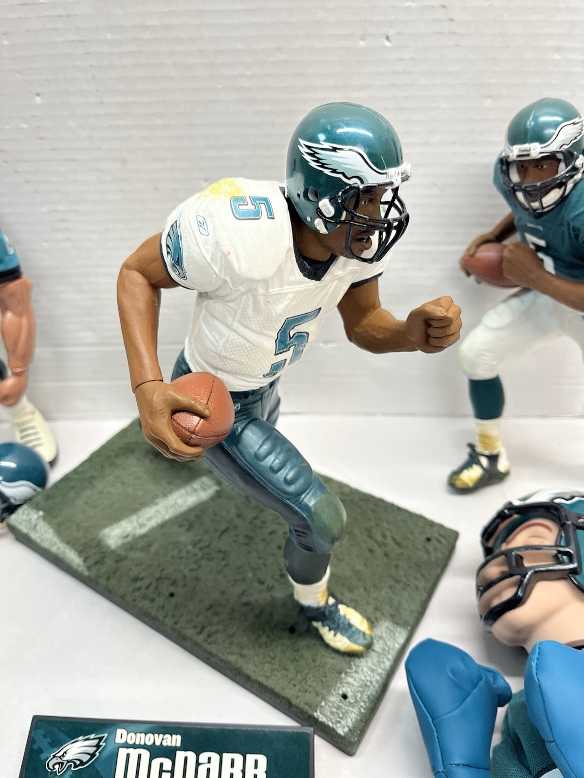 MCFARLANE NFL EAGLES DONOVAN MCNABB 12&Prime; LOOSE VARIANT & FIGURE PUPPET LOT
