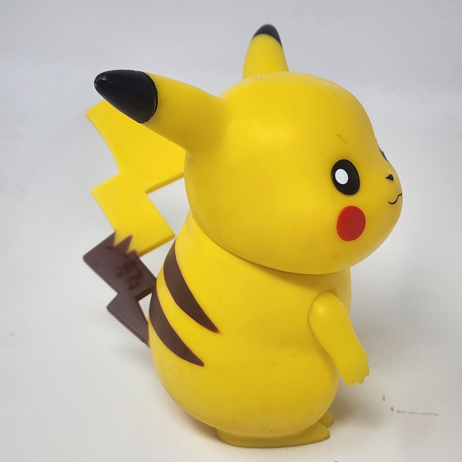 1998 TOMY Pikachu Action Figure Moveable Auldey POKEMON Vintage NINTENDO 4.5 in