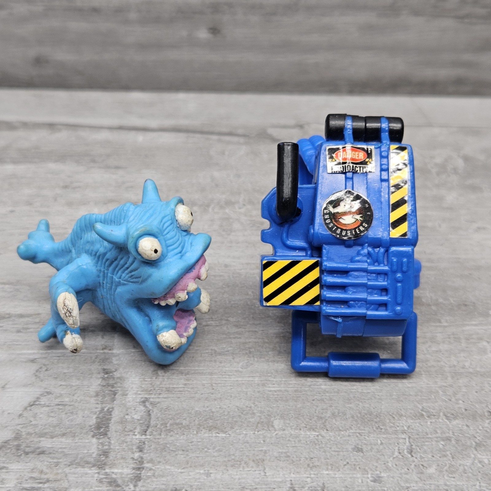 Extreme Ghostbusters Eduardo 1997 Vintage Blue Ghost 2&Prime; and Backpack Accessories