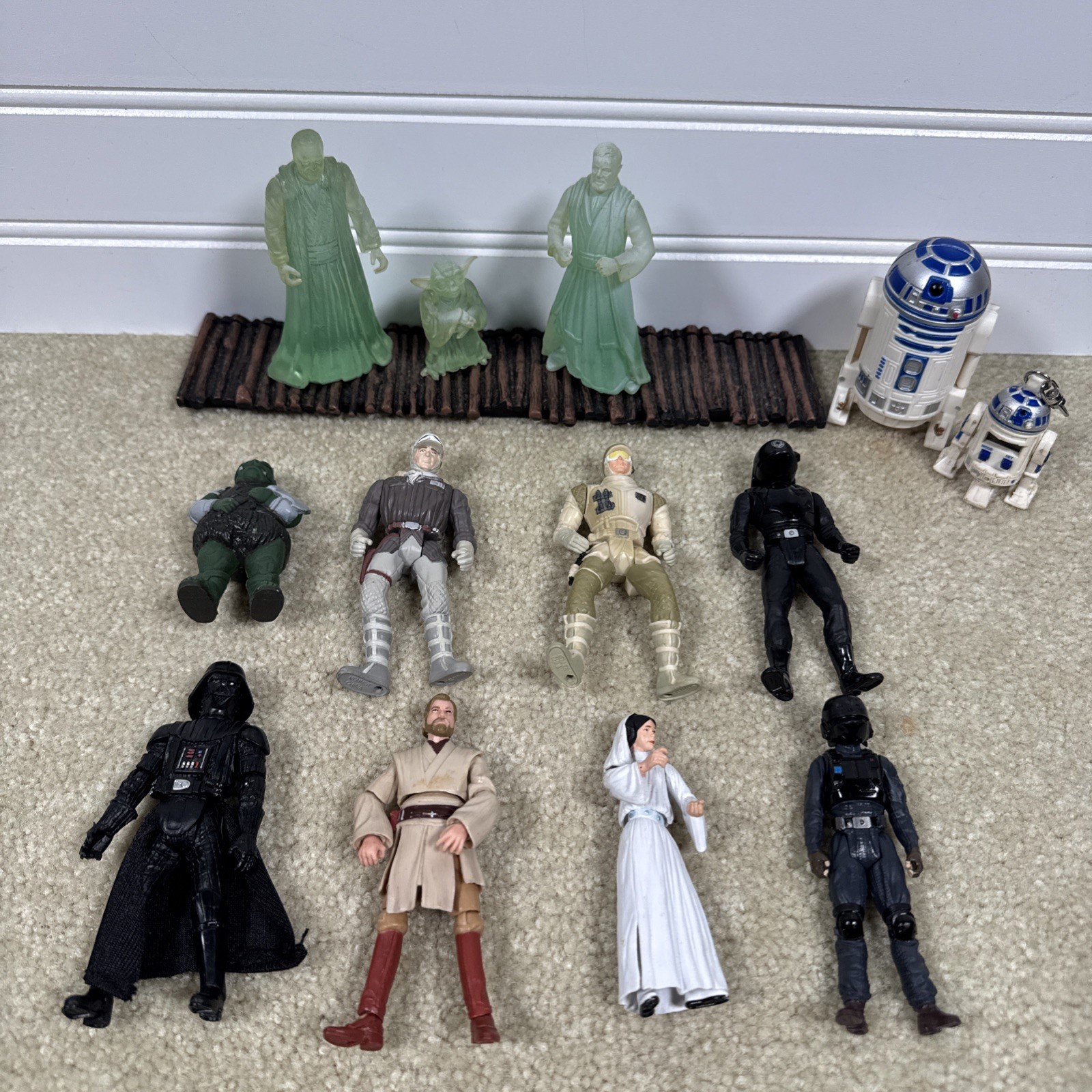 Lot of 1990’s & 2000’s Star Wars Action Figures Mixed Loose Toys Yoda R2D2 Obi
