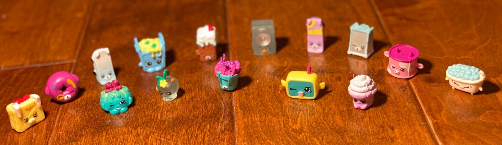 Shopkins Season 5 including rares, ultra rare & charm – Preowned