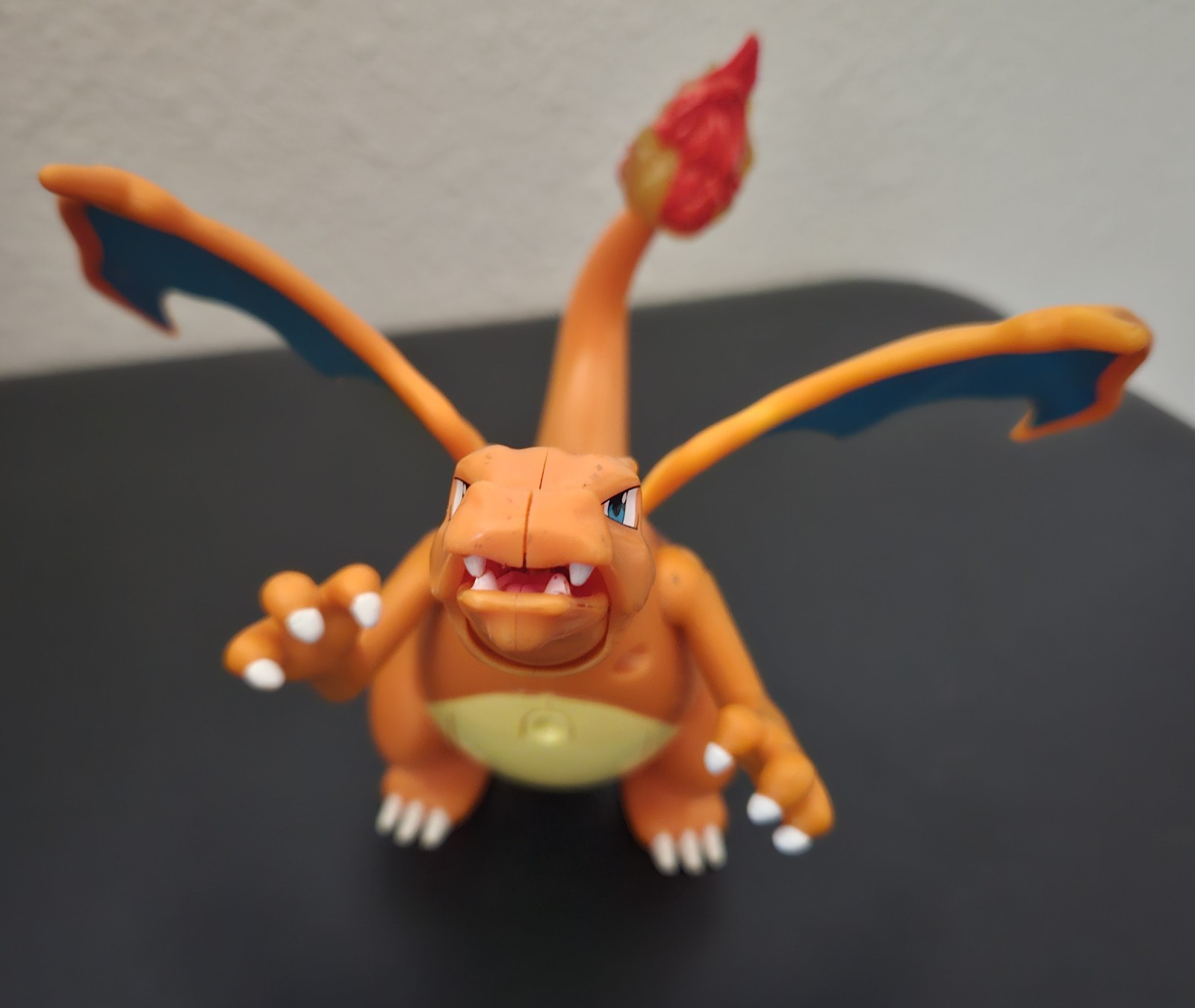 Pokemon Flame & Flight Charizard Deluxe Figure Lights Motion Sound Toy 2022 8&Prime;