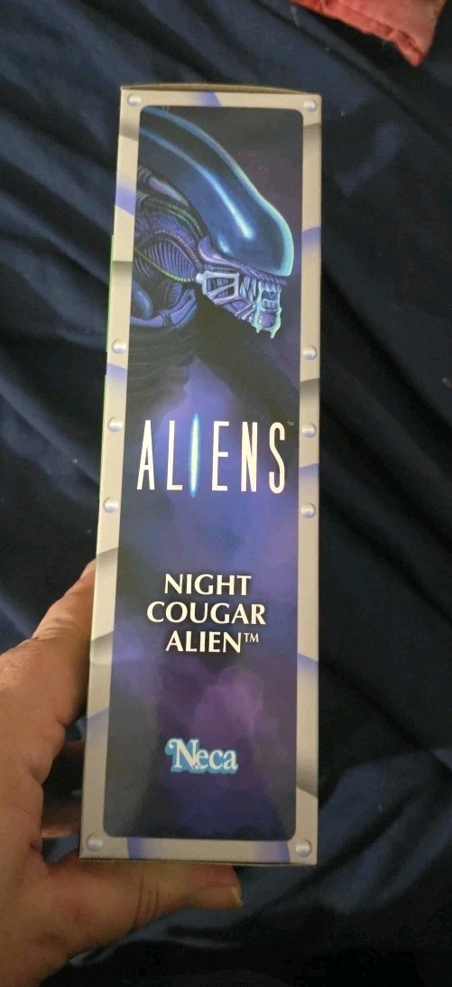 NECA NIGHT COUGAR ALIEN 7&Prime; Ultimate Kenner Tribute Action Figure ALIENS