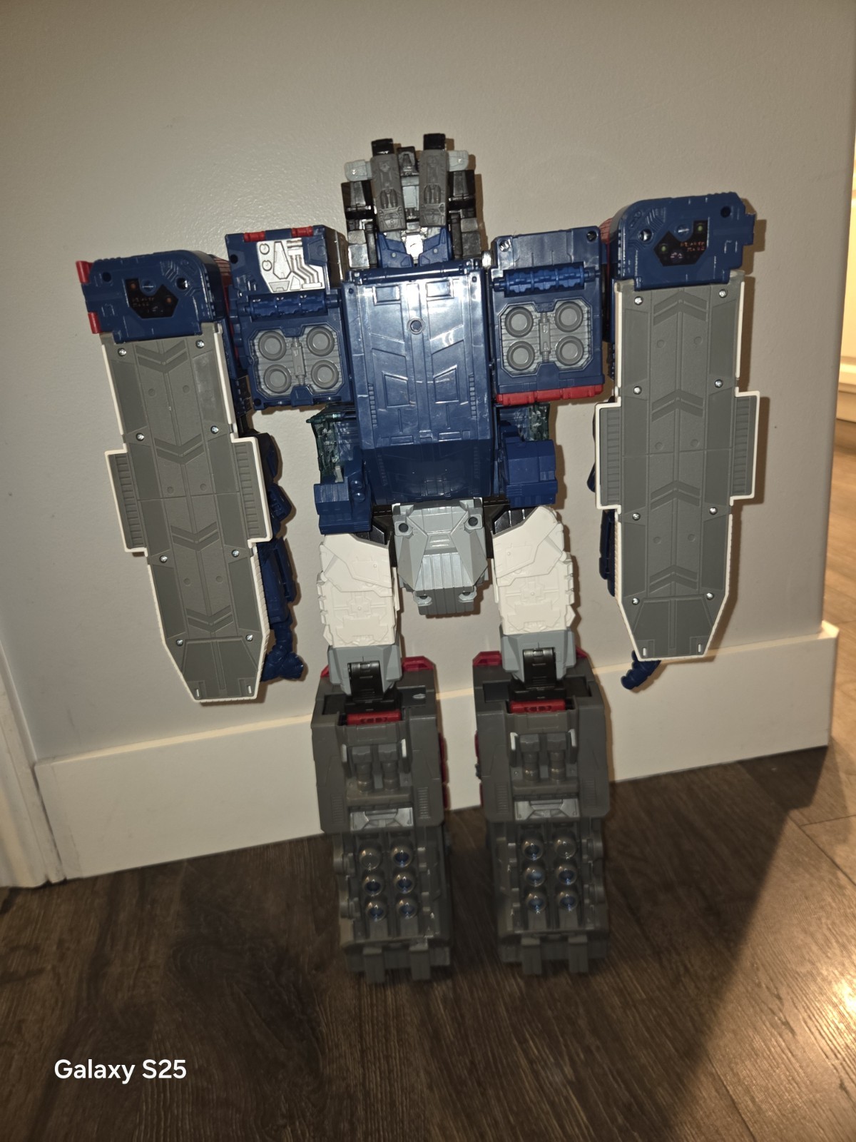 Transformers Titan Returns Fortress Maximus Action Figure
