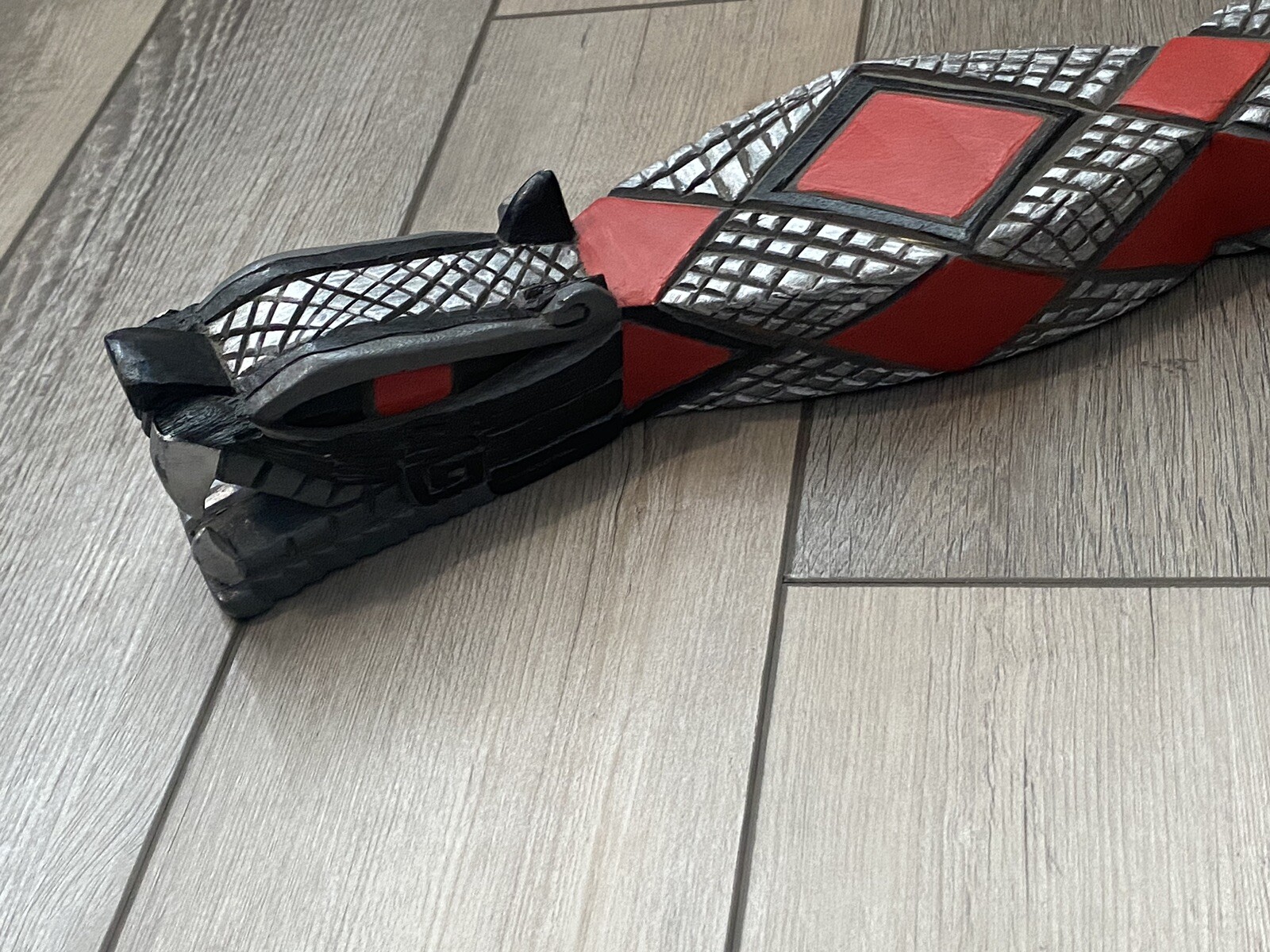 Articulated 3D Printed Snake – Sci-Fi Cyberpunk Dragon Fidget Toy – Red/Silver