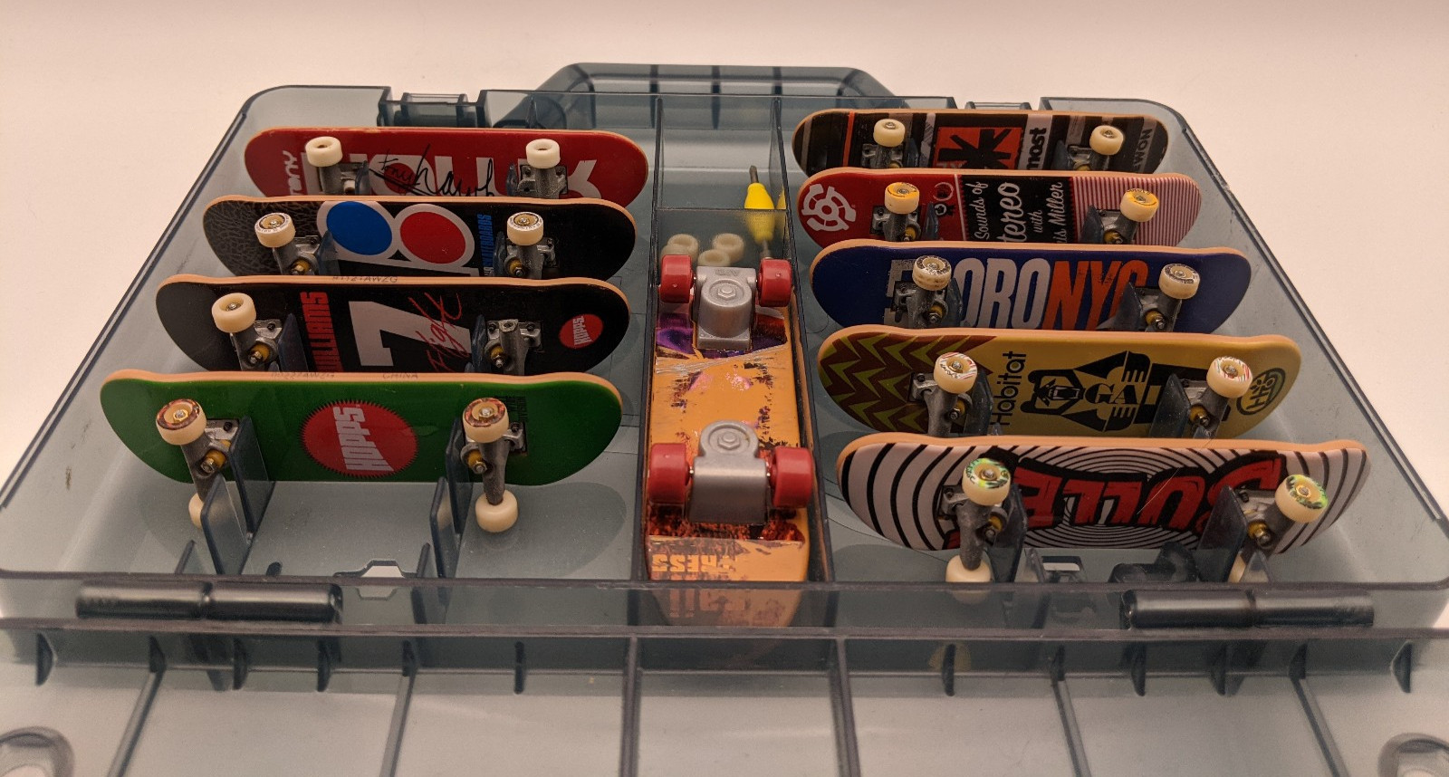 Tech Deck 2010 Spin Master Storage Case Gray Plus 10 Boards and Parts