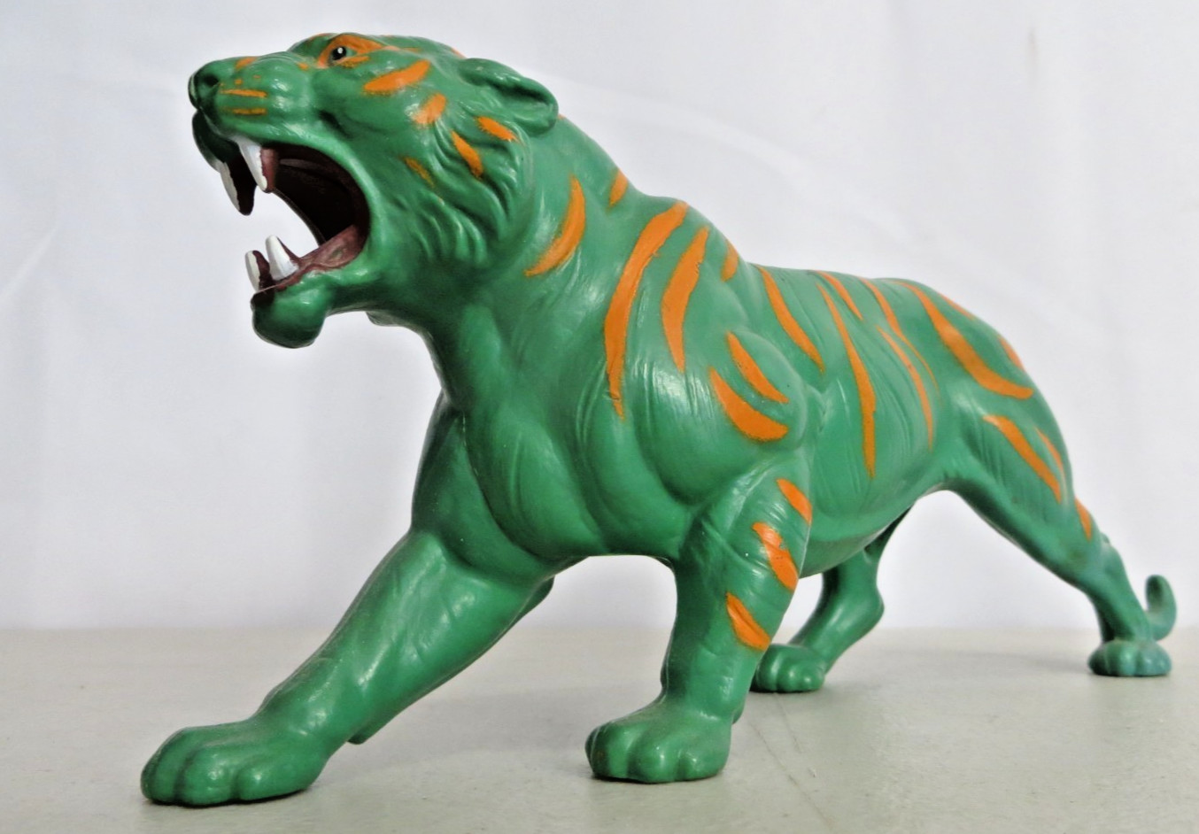 Vtg 1983 Mattel Battle Cat Cringer He-Man Masters of the Universe MOTU Figure
