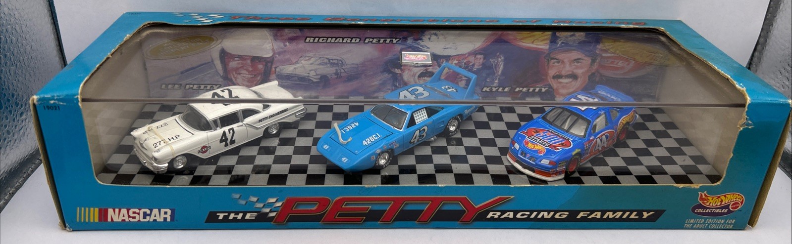 The Petty Racing Family 3 Car Set 19021 HOT WHEELS Collectibles Mattel NEW #2
