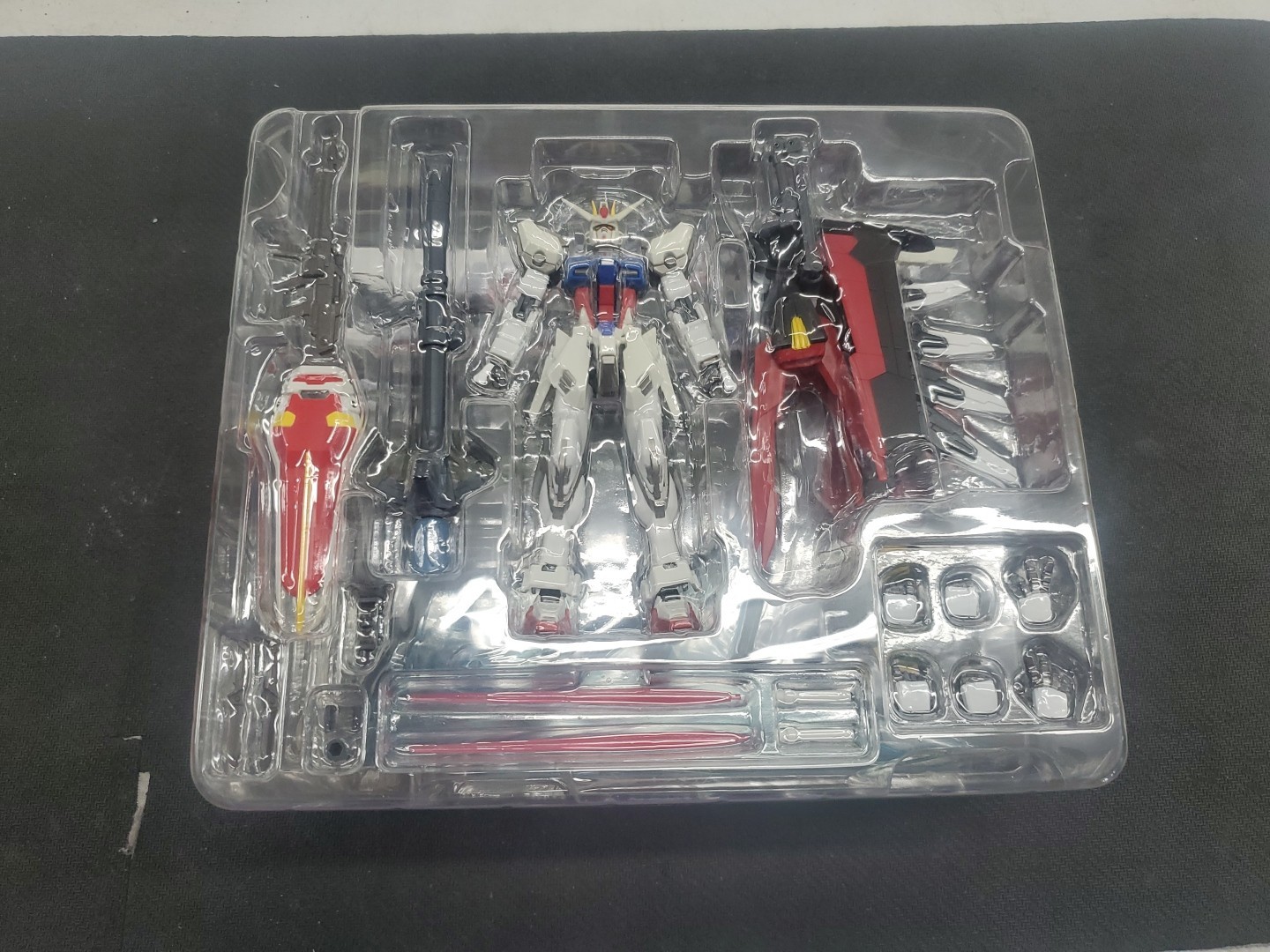 Bandai Robot Spirits Side MS Perfect Strike Gundam GAT-X105+AQM/E-YM1