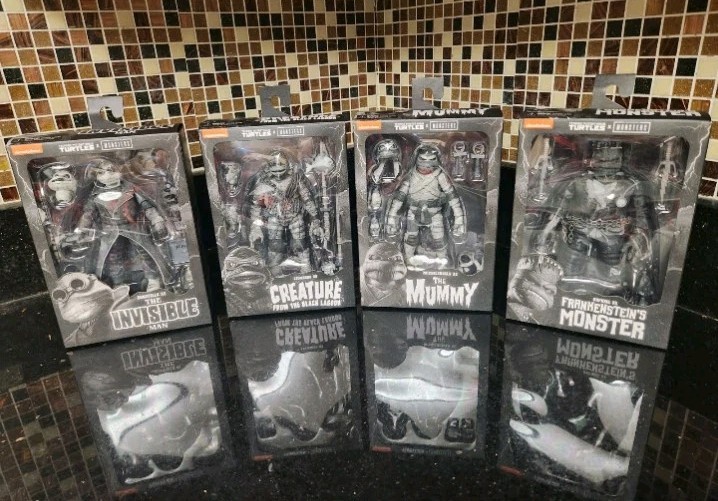 Neca Teenage Mutant Ninja Turtles Universal Monsters Set of 4 BLACK WHITE NIB