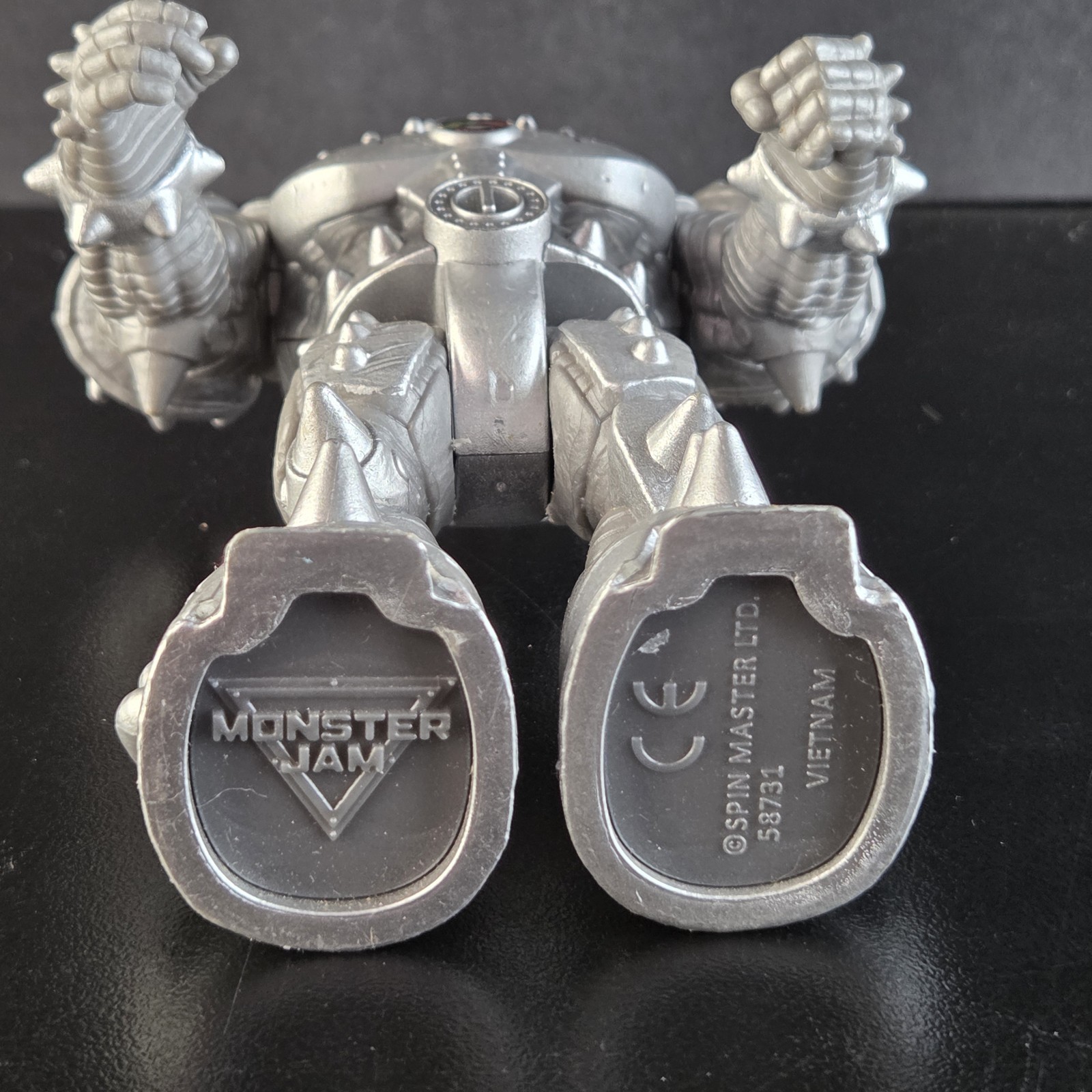 Max-D Silver Monster Jam Maximus Creatures 5” Action Figure Spin Master