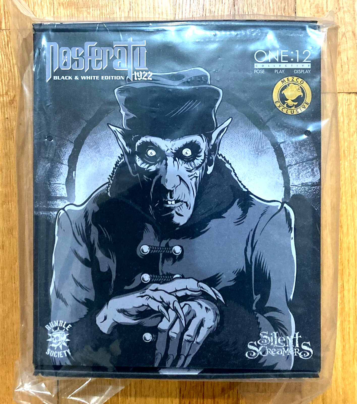 MEZCO TOYZ One:12 Collective MDX Nosferatu 1922 Black & White Edition MISB