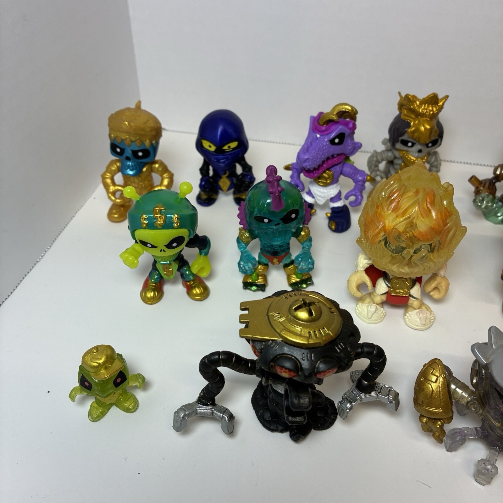Large Lot of Treasure X Action Figures Moose Toys Aliens Robots Dinos Pirates