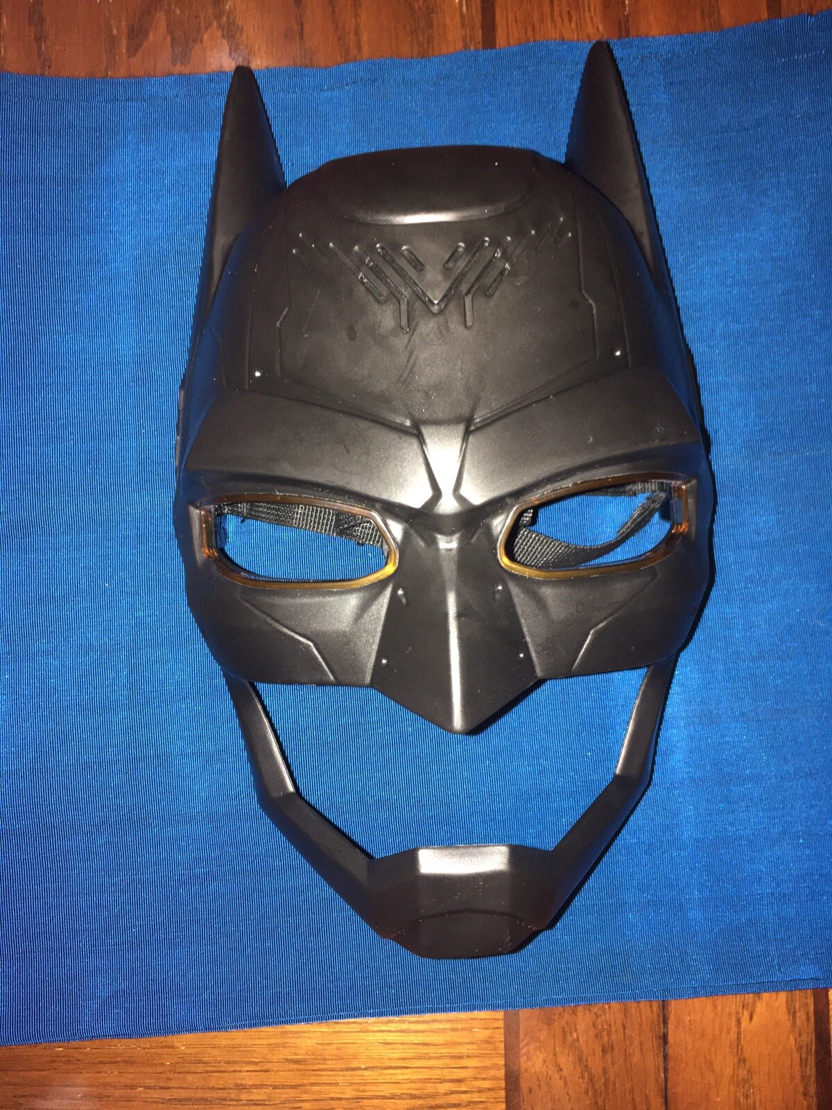 DC Batman Voice Changing Mask with Over 15 Phrases And Light Up Cosplay Costume