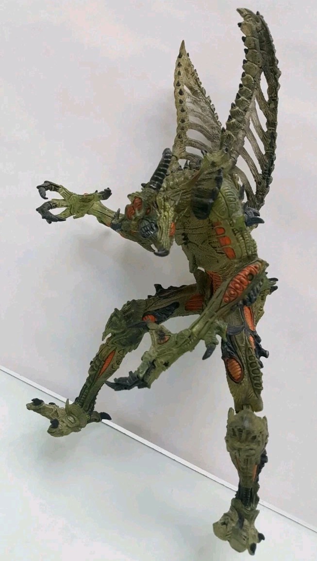 Alien Spawn 2 Alternate Realities Series 21 McFarlane 2002 Action Figure