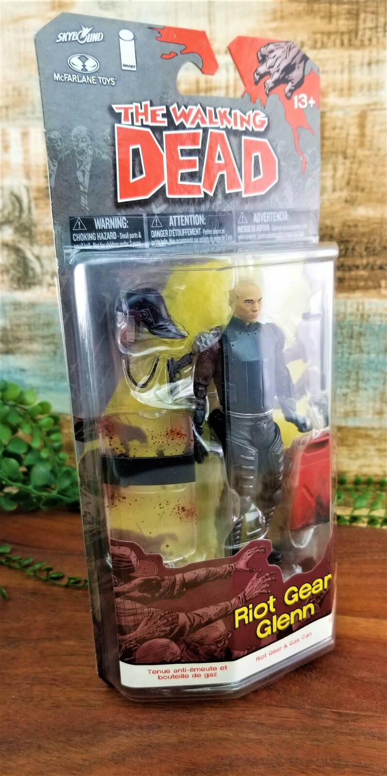 McFarlane The Walking Dead Comic Book Series 2 Riot Gear Glenn Collectible NOS