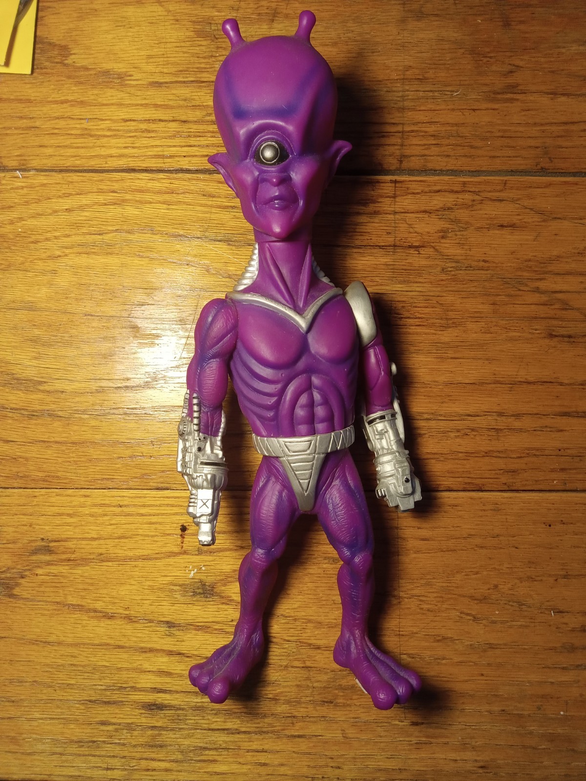 R. Marino 14.5&Prime; Muscular Purple Alien Action Figure RJM 1997 Vintage