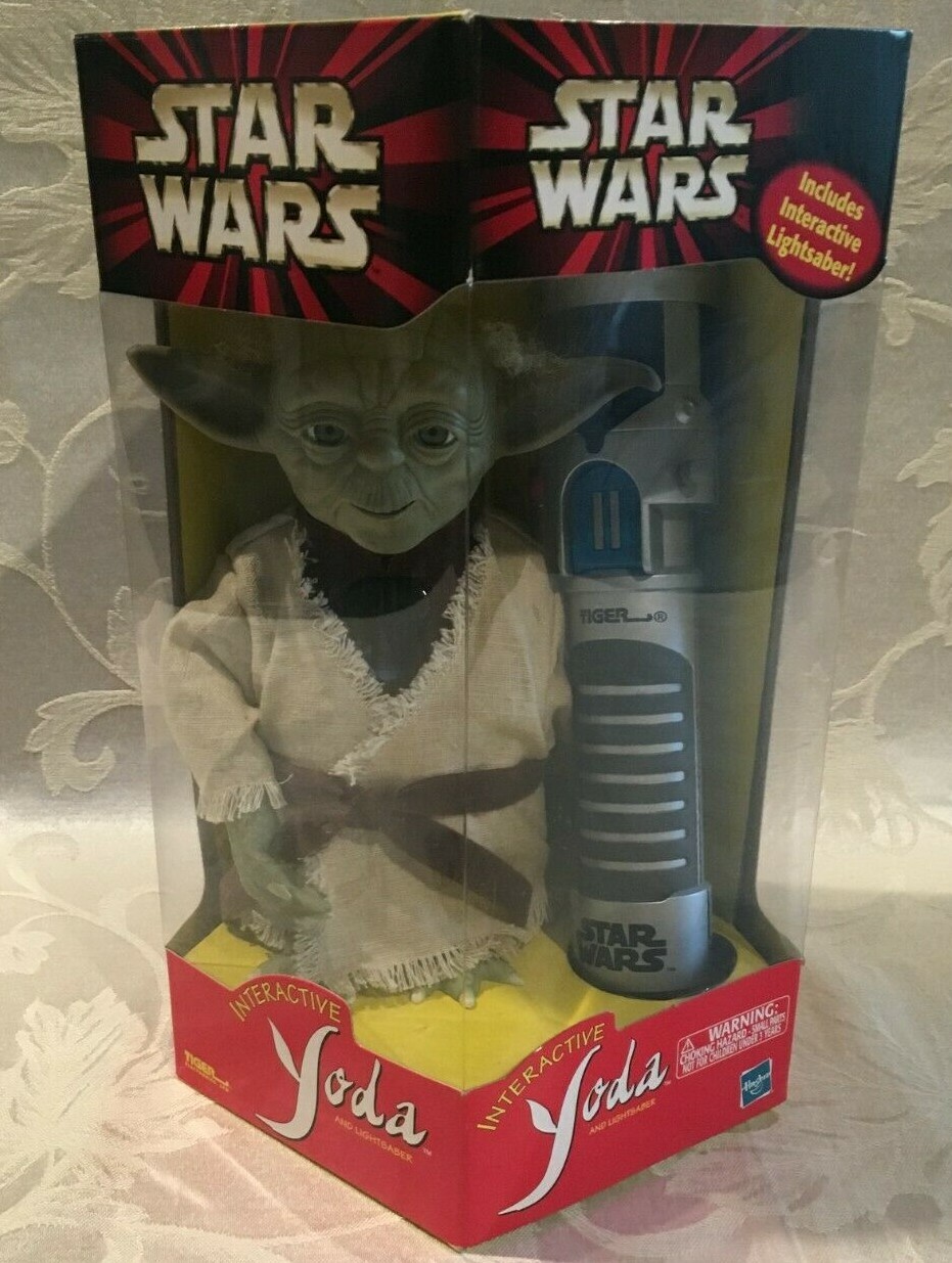 Star Wars Interactive Yoda and Lightsaber Tiger Electronics 2000 Hasbro